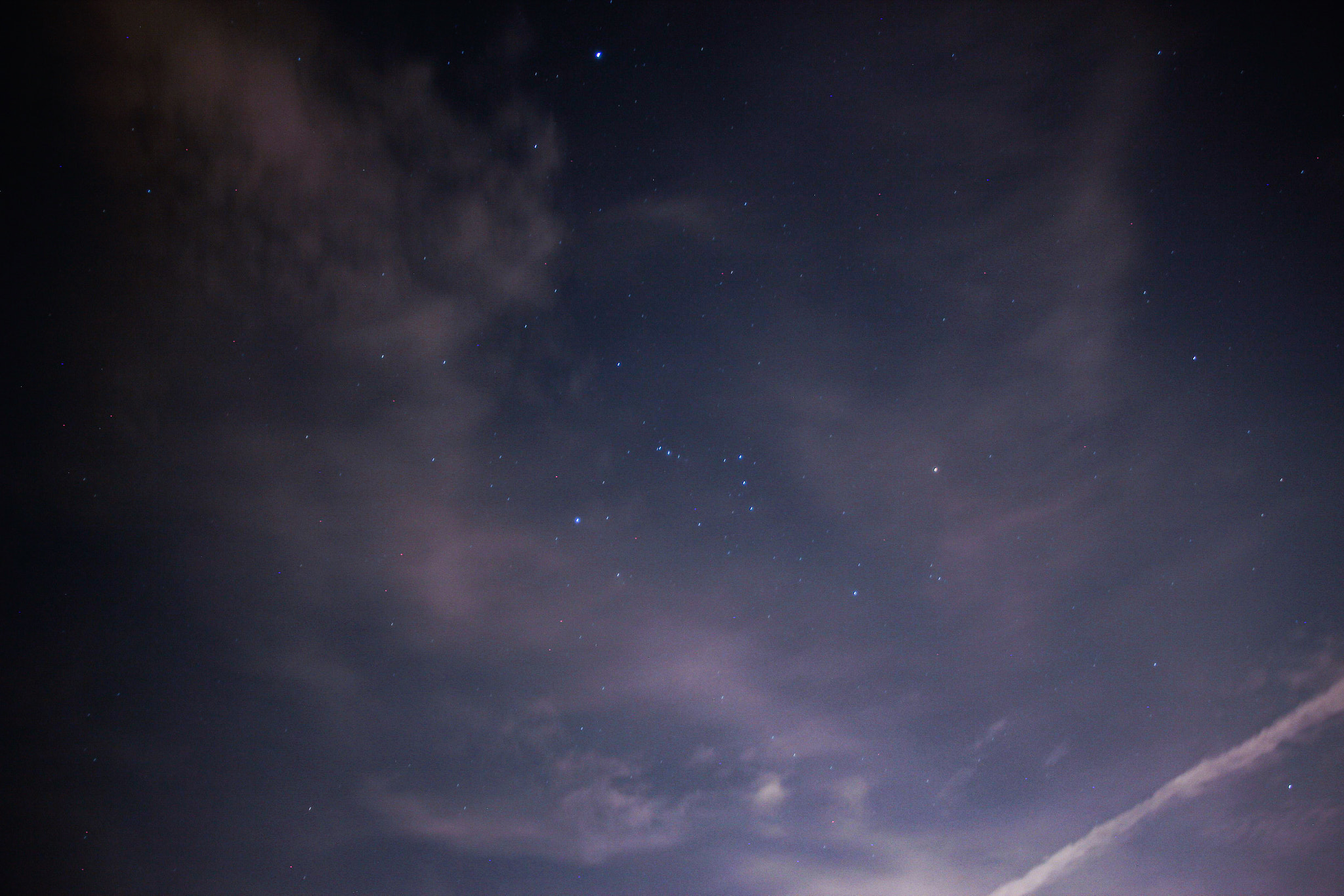 Canon EOS 550D (EOS Rebel T2i / EOS Kiss X4) sample photo. Stars and contrail photography