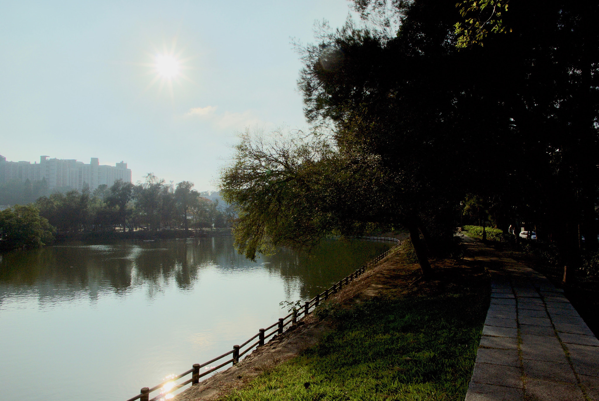 Pentax K200D sample photo. A lake in a university. photography