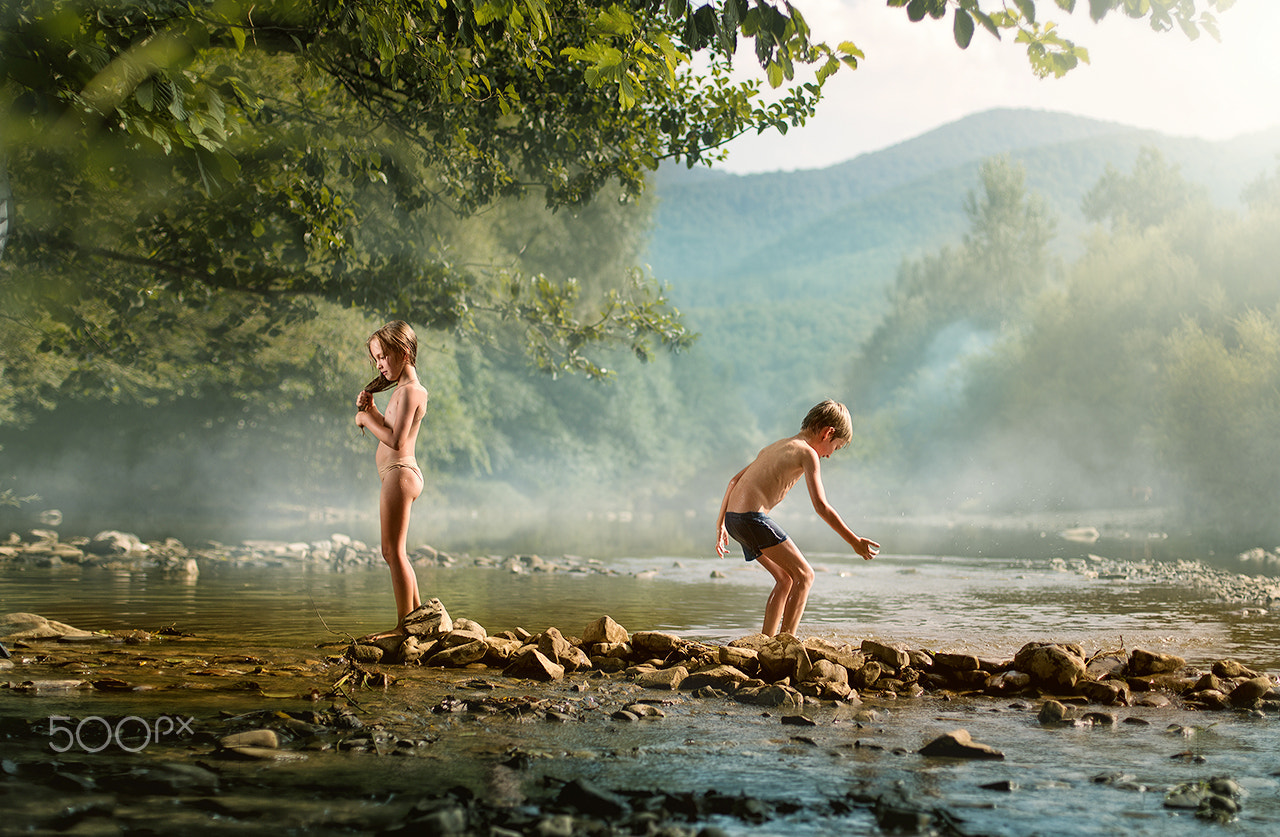 Canon EOS-1D Mark IV sample photo. Children in the wood photography