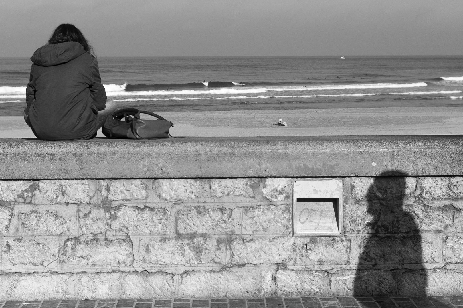 Leica M9 + Leica Summilux-M 35mm F1.4 ASPH sample photo. "waiting for the shade" photography