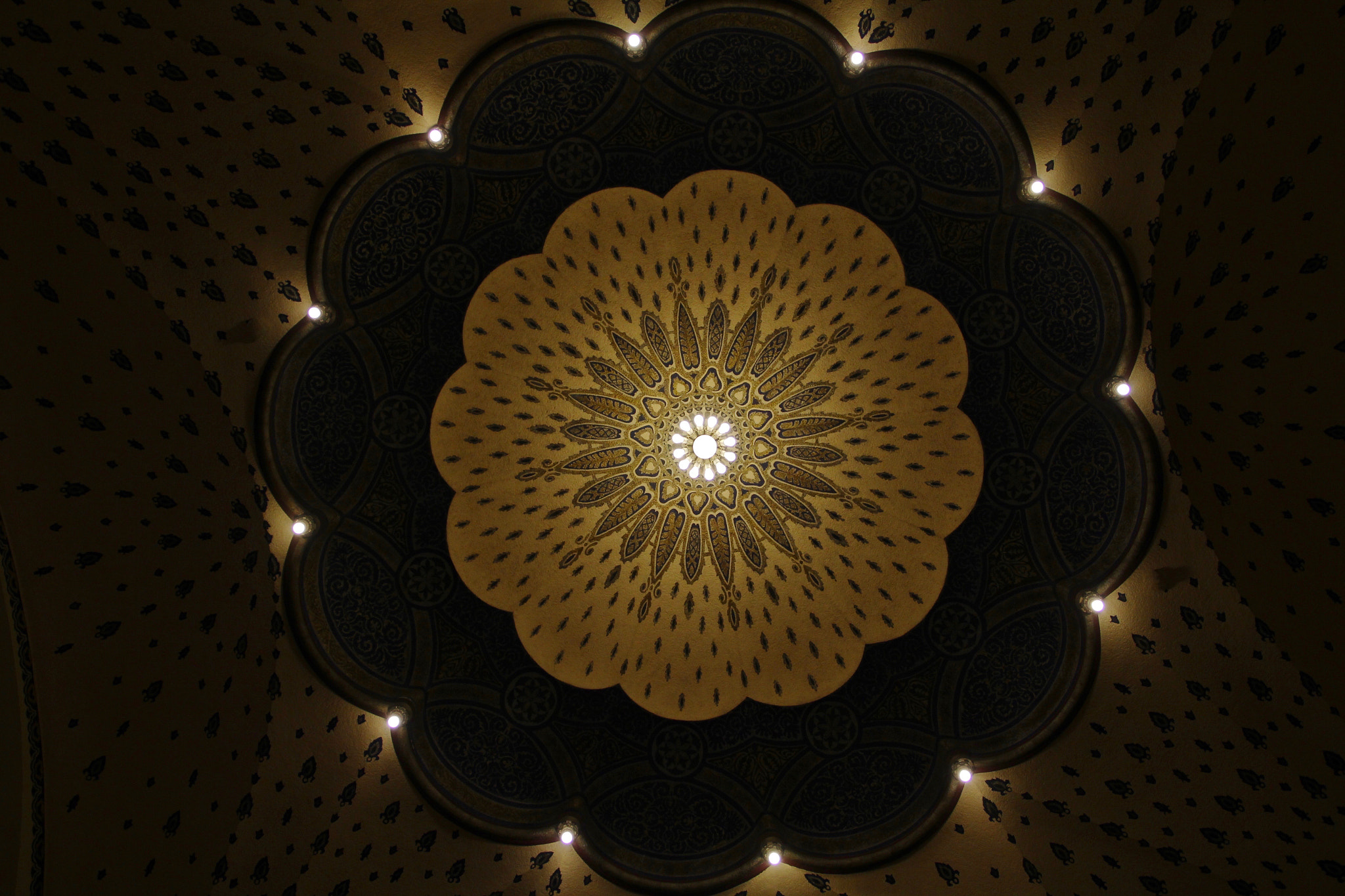 Sigma 17-70mm F2.8-4 DC Macro OS HSM sample photo. Ceiling at gellért bath, budapest photography