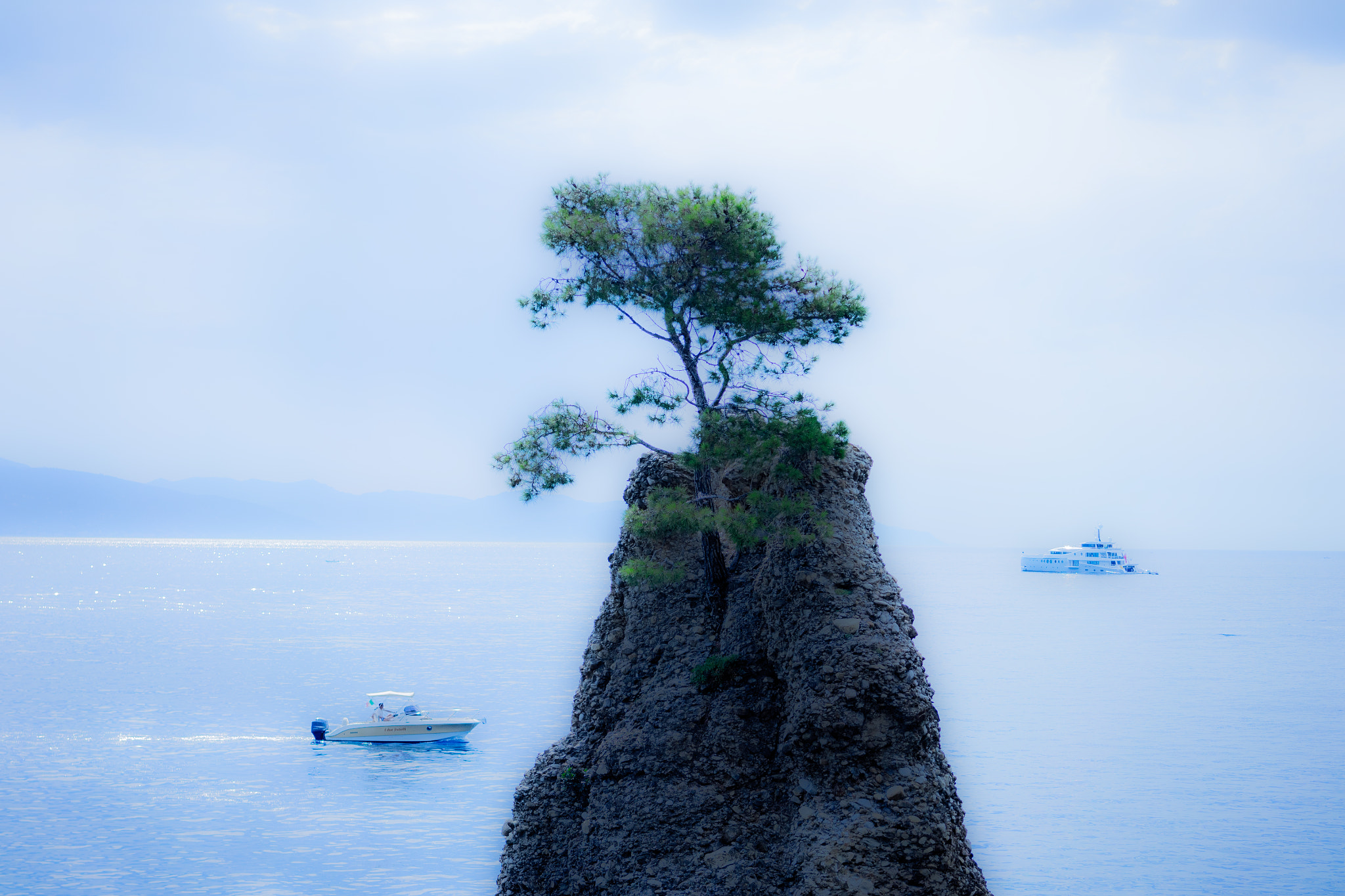 Sony a7R + Sony Sonnar T* FE 35mm F2.8 ZA sample photo. Crossingsdsc photography
