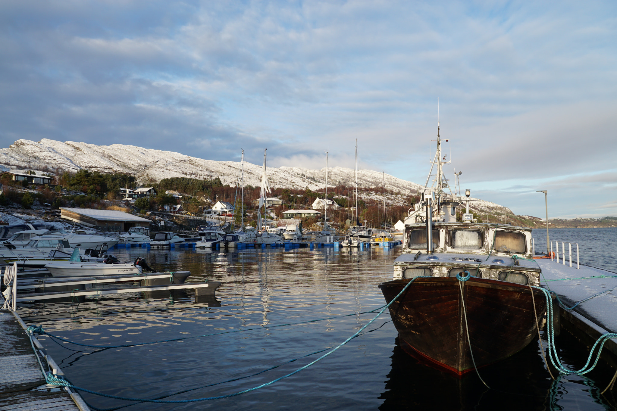 Sony DT 18-200mm F3.5-6.3 sample photo. Boats in norway photography