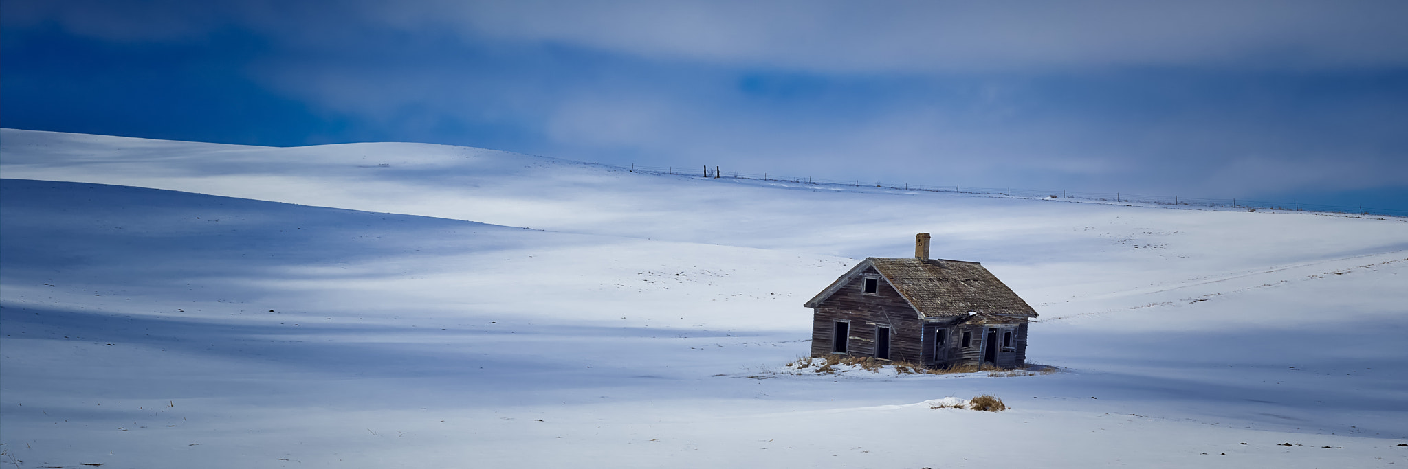 Phase One IQ180 + Schneider LS 80mm f/2.8 sample photo. House in the clouds photography