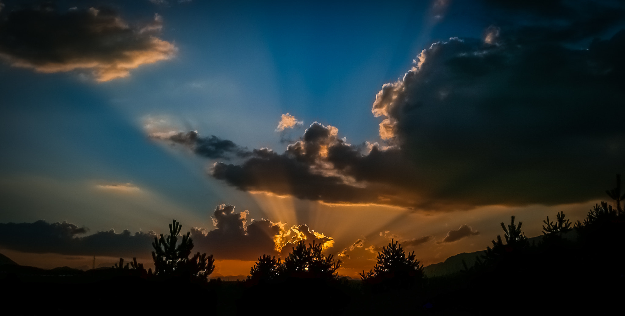 Pentax K100D Super sample photo. Sunset at lac de serre-ponçon 2009 photography