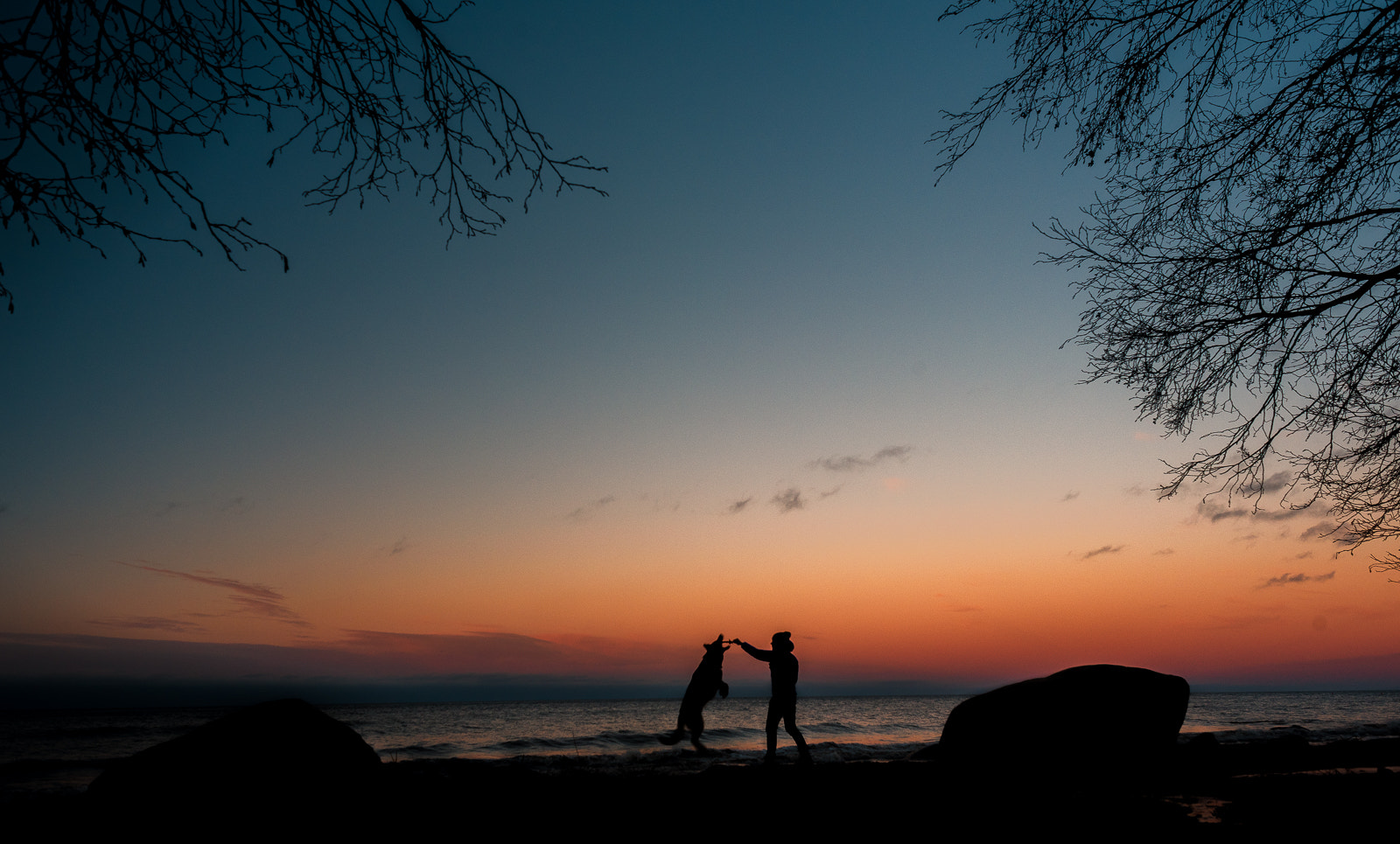 Nikon AF Nikkor 24mm F2.8D sample photo. Friendship photography