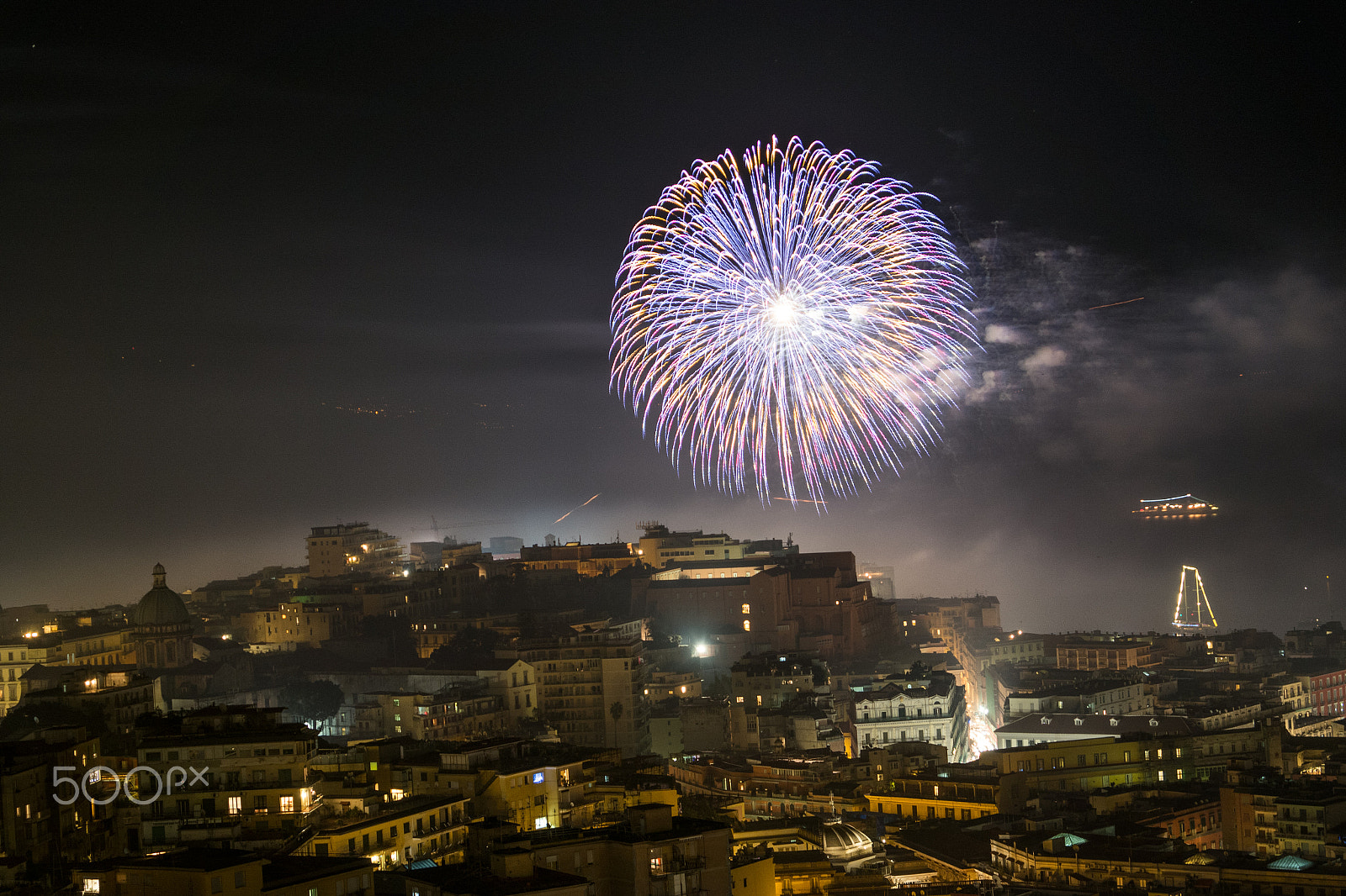 Samsung NX1100 sample photo. Botte di capodanno 2017 - napoli photography