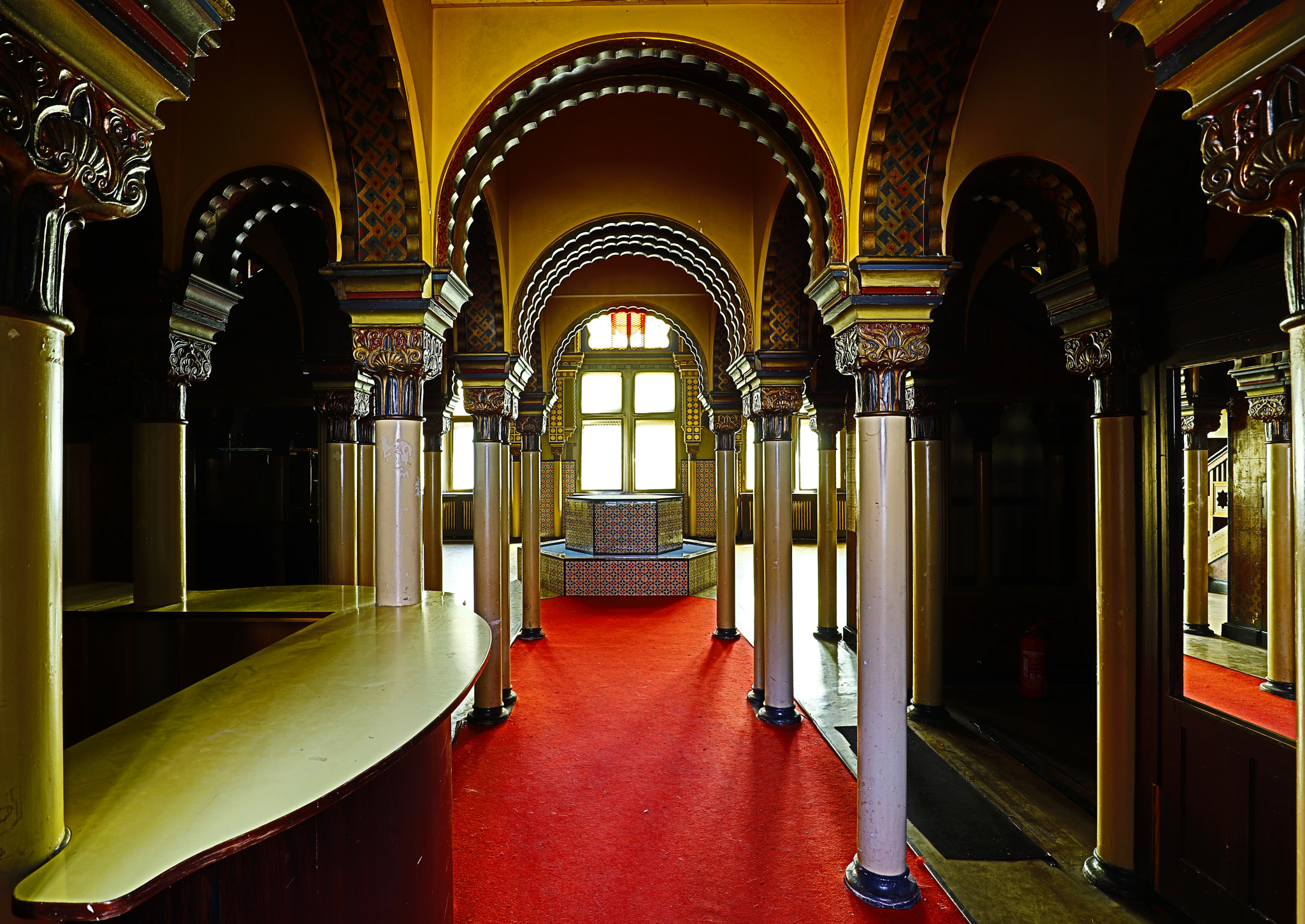 Canon EF 16-35mm F4L IS USM sample photo. Lost places leipzig photography