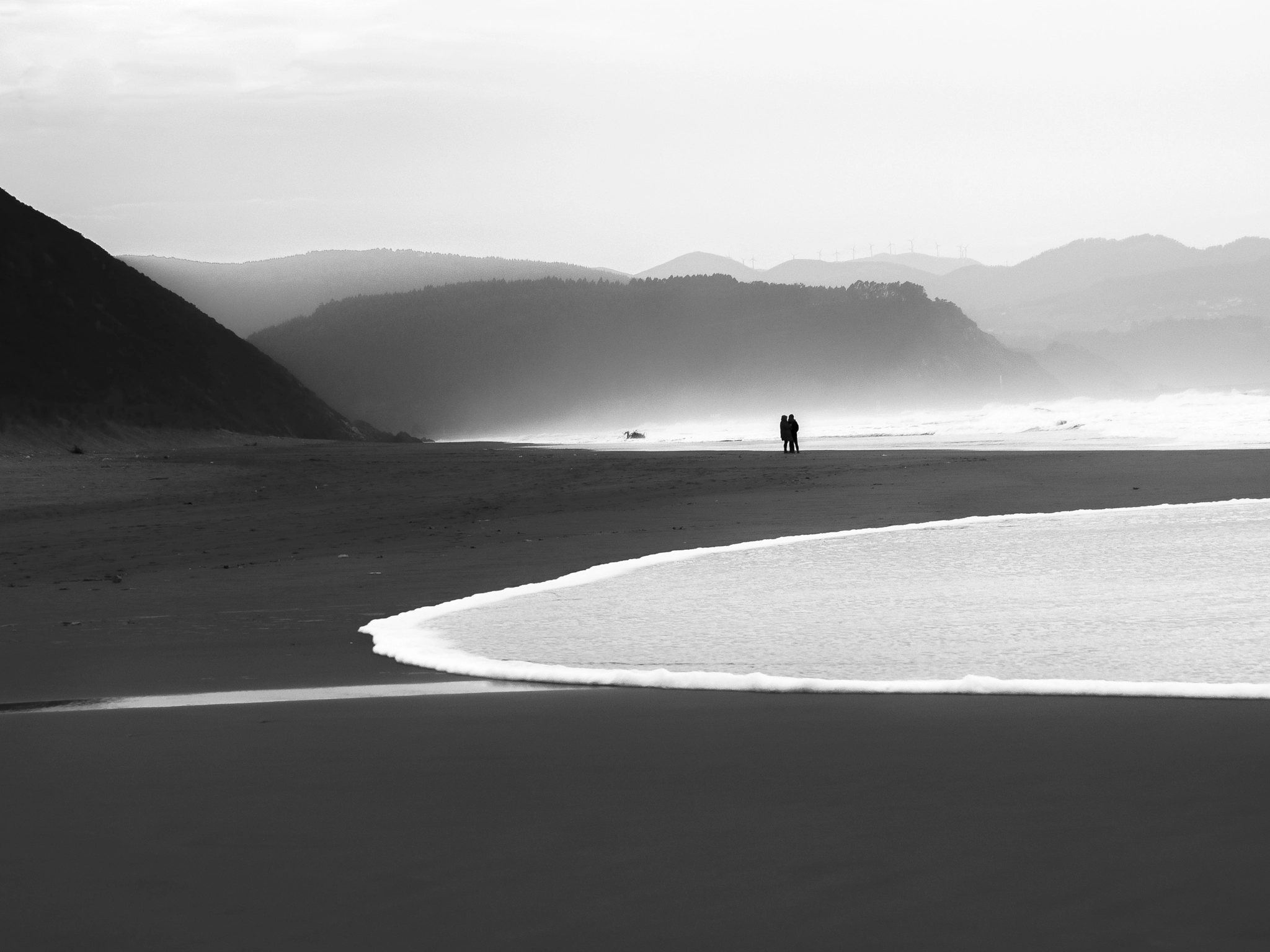 OLYMPUS M.14-150mm F4.0-5.6 II sample photo. 'confidences on the shore' photography