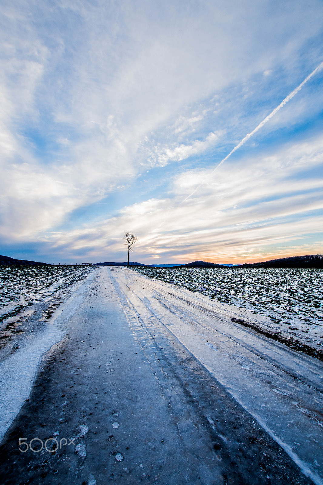 Nikon D810 + Sigma 10-20mm F3.5 EX DC HSM sample photo. Ice road photography