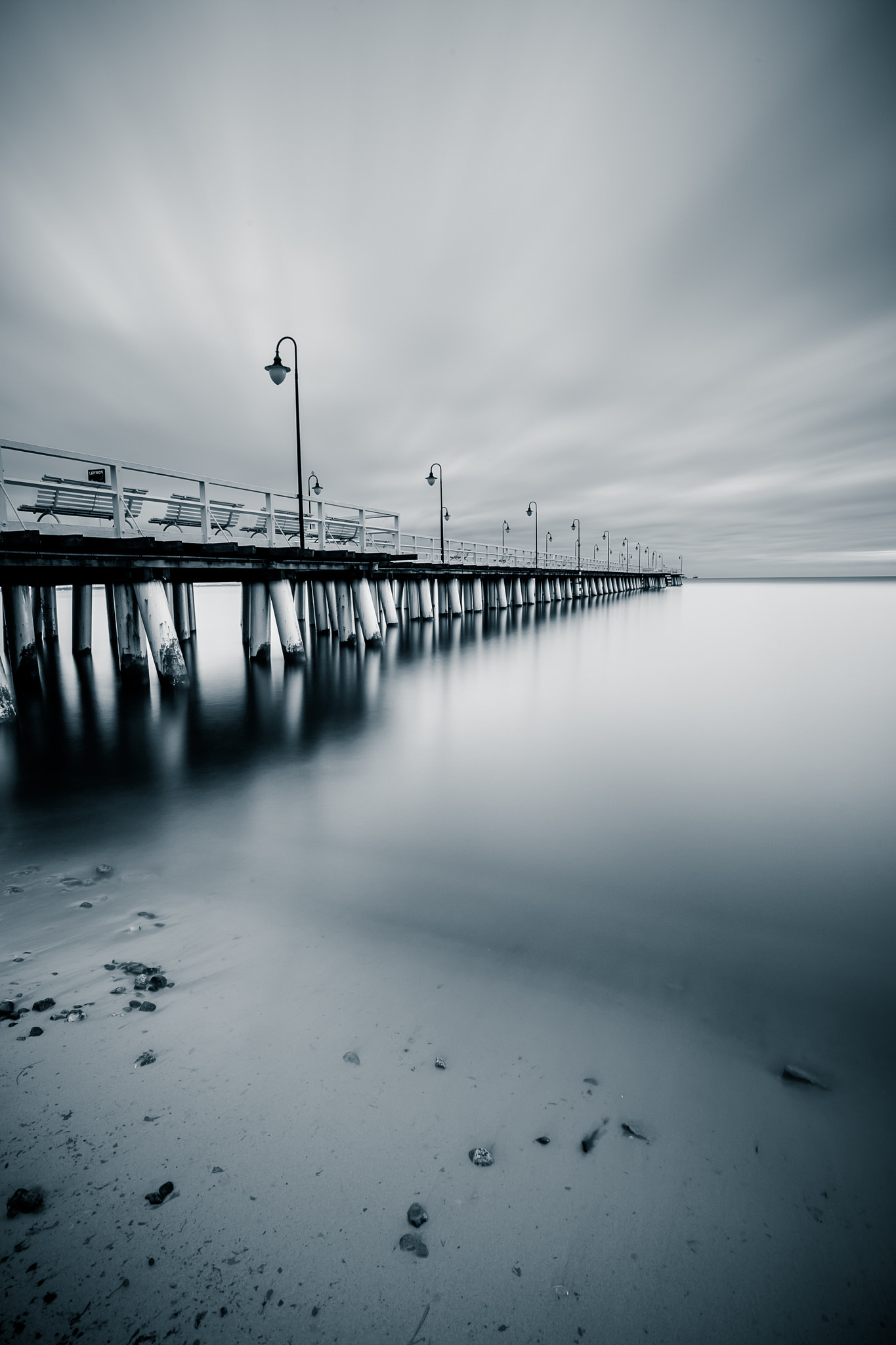 Sigma 17-35mm f/2.8-4 EX DG Aspherical HSM sample photo. Gdynia orlowo pier. vintage photo of baltic sea shore seascape. photography