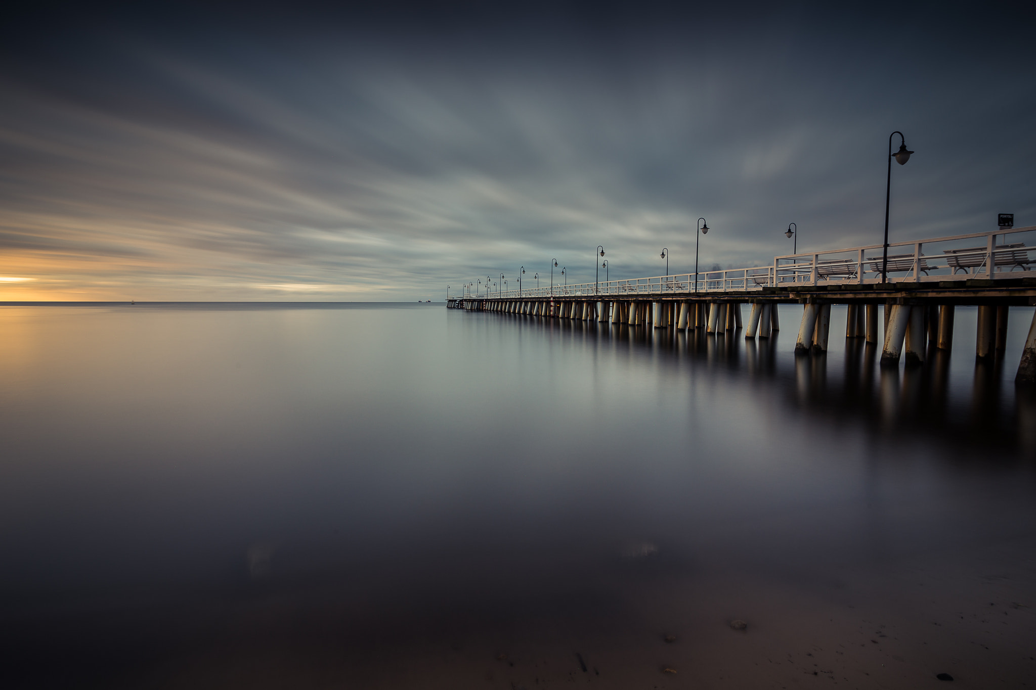 Sigma 17-35mm f/2.8-4 EX DG Aspherical HSM sample photo. Gdynia orlowo pier. vintage photo of baltic sea shore seascape. photography