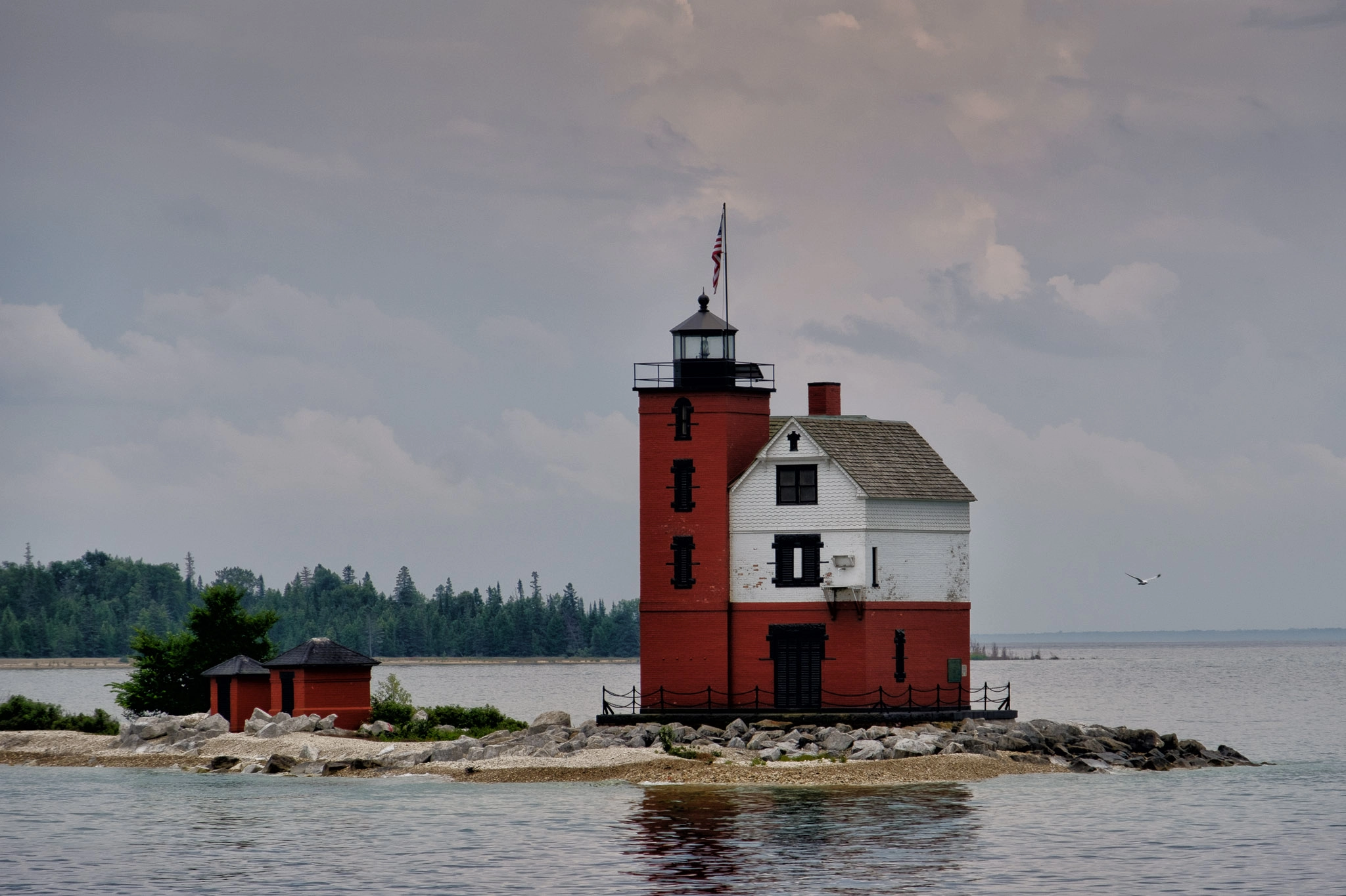 Fujifilm X-Pro2 + Fujifilm XF 18-135mm F3.5-5.6 R LM OIS WR sample photo. Round island lighthouse photography