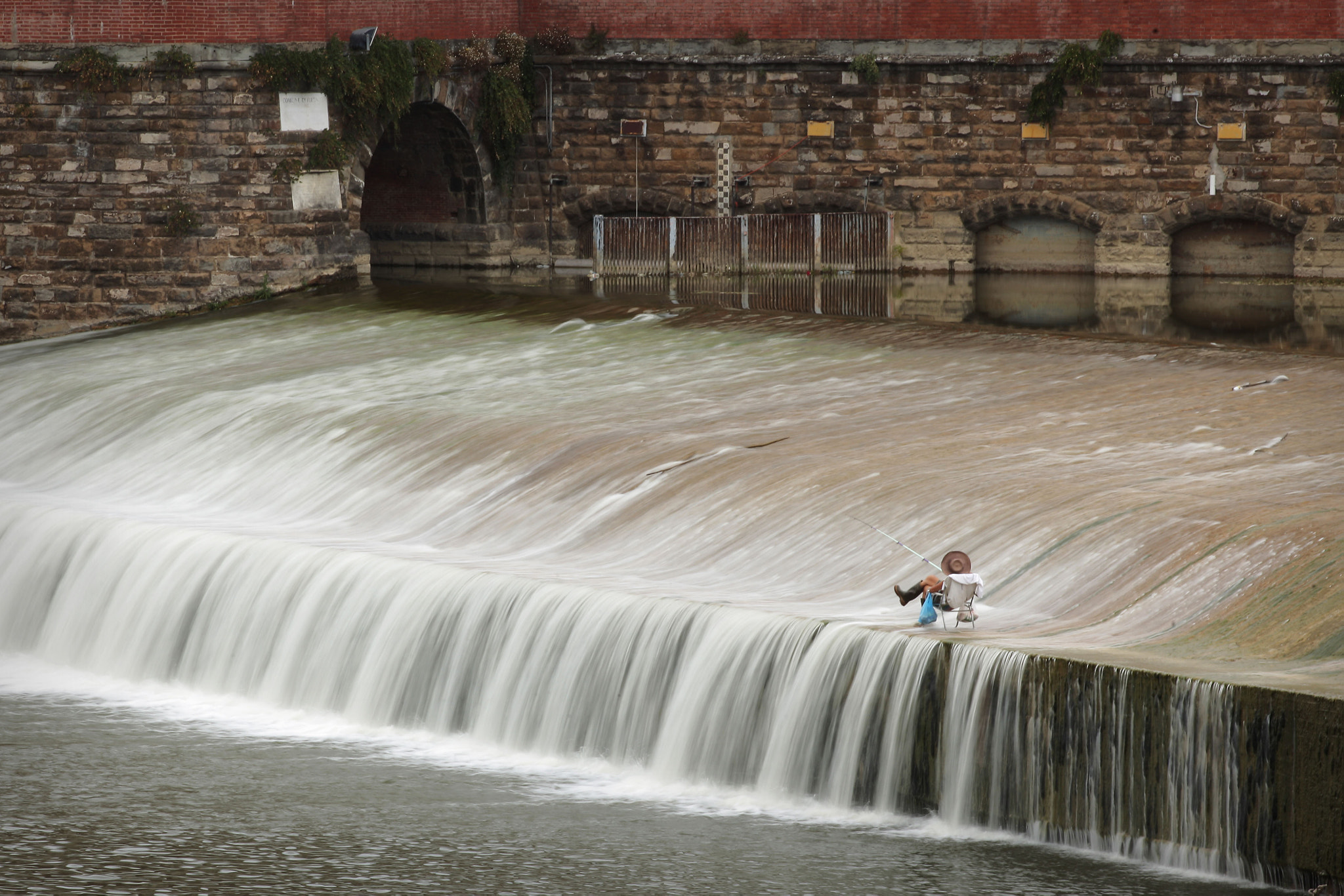 Canon EF 200mm F2.8L II USM sample photo. Fisherman in florence photography