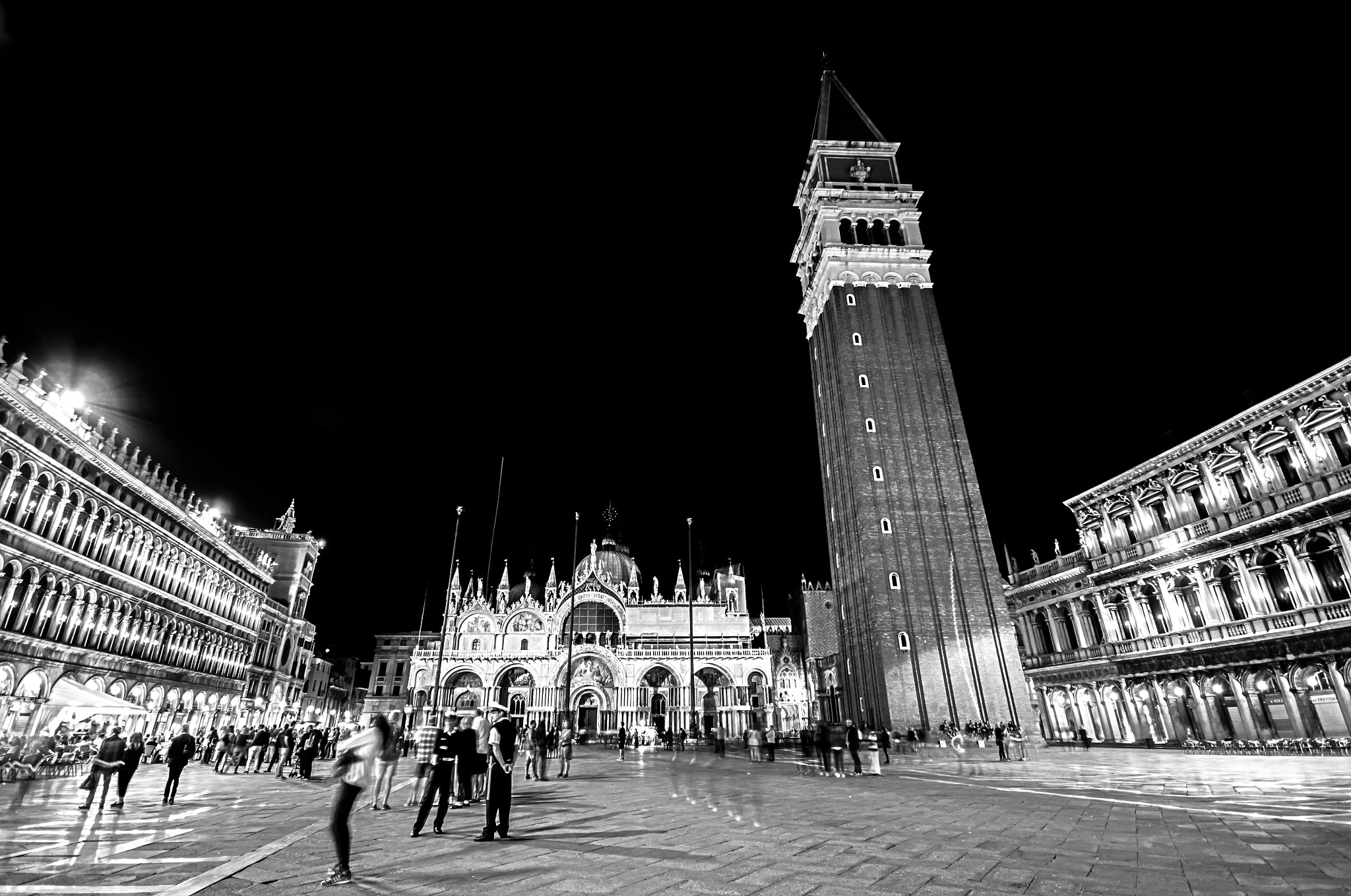 Canon EOS 100D (EOS Rebel SL1 / EOS Kiss X7) + Sigma 10-20mm F4-5.6 EX DC HSM sample photo. Piazza san marco photography