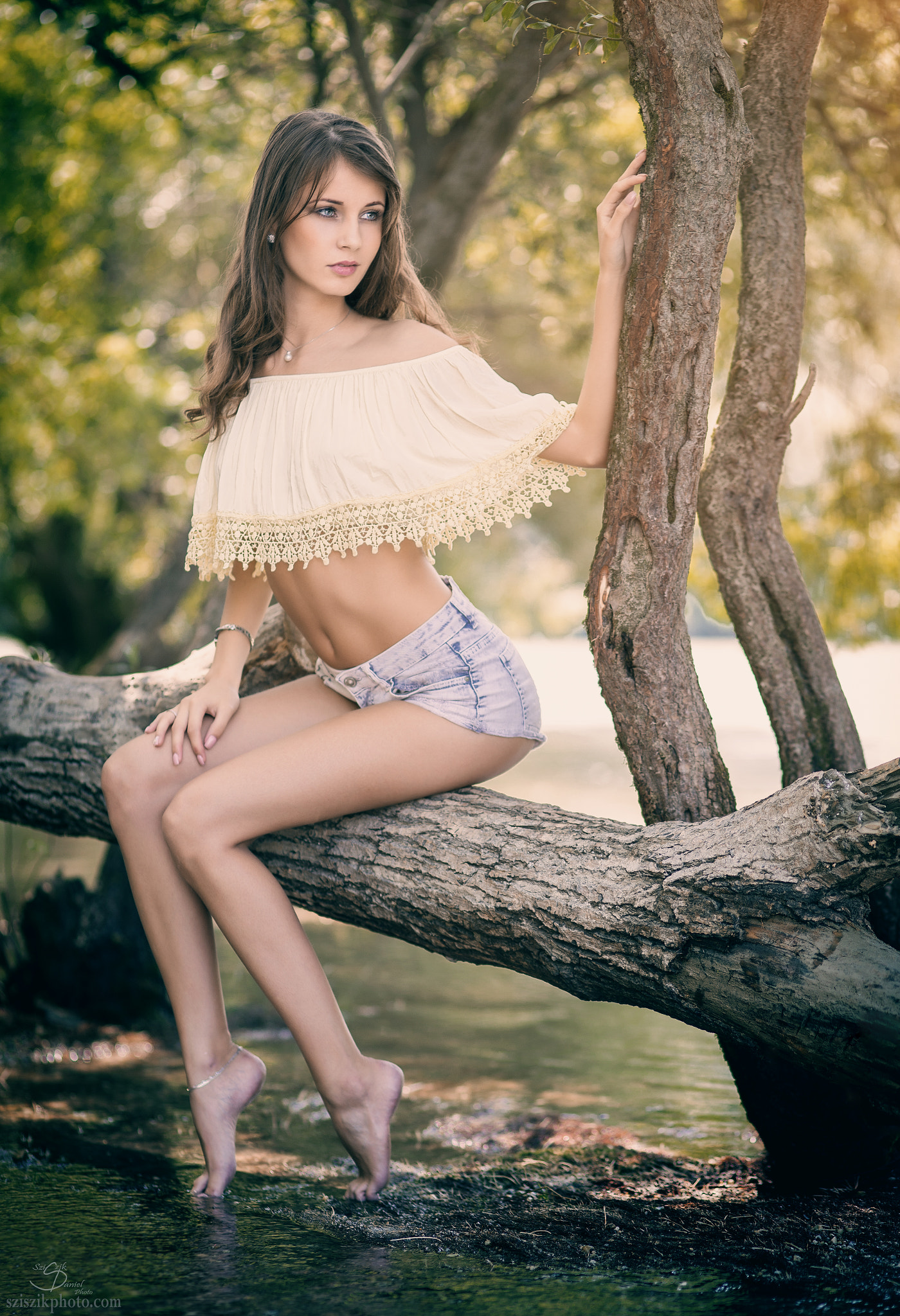 Canon EF 100mm F2.0 USM sample photo. Img photography