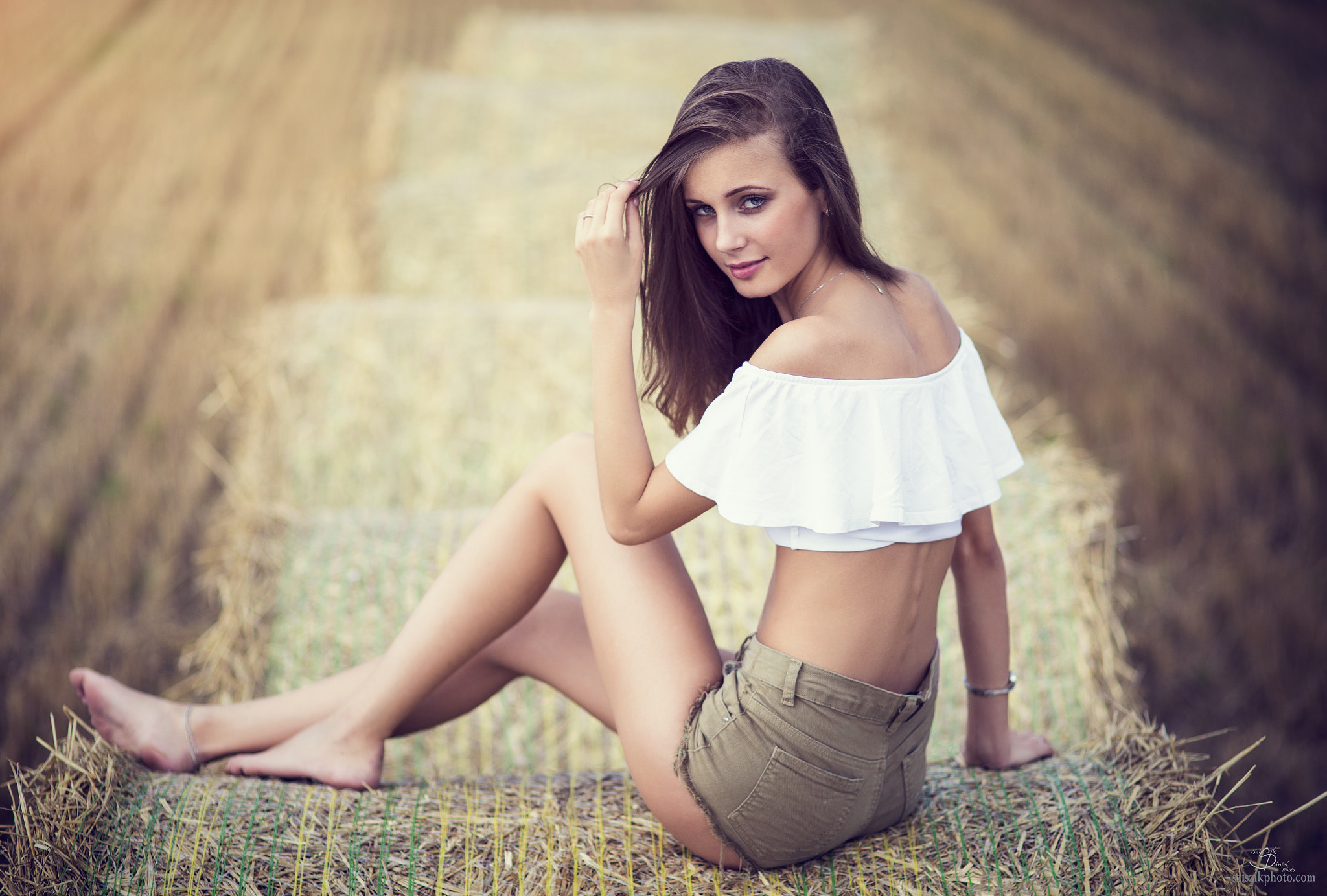 Canon EOS 6D + Canon EF 100mm F2.0 USM sample photo. Img photography