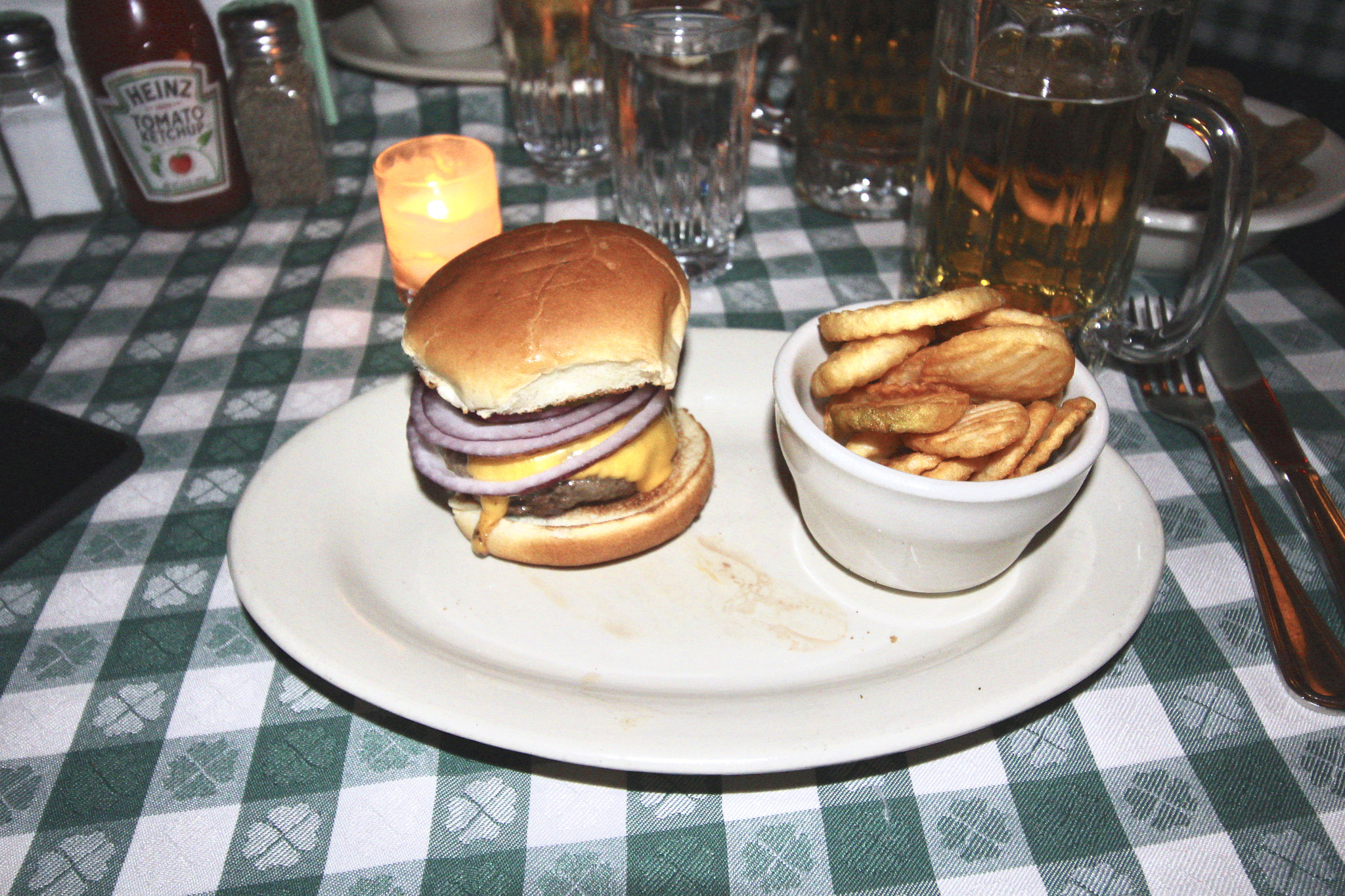 Canon EOS 100D (EOS Rebel SL1 / EOS Kiss X7) sample photo. J g melon burger photography