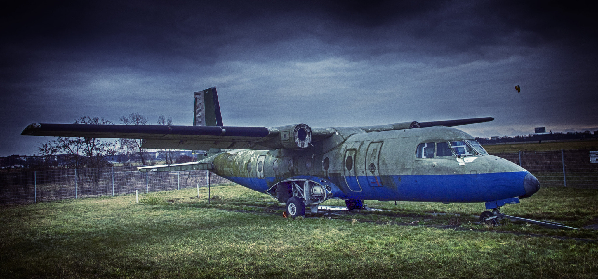 Olympus PEN E-PL5 sample photo. Tempelhof leftover photography