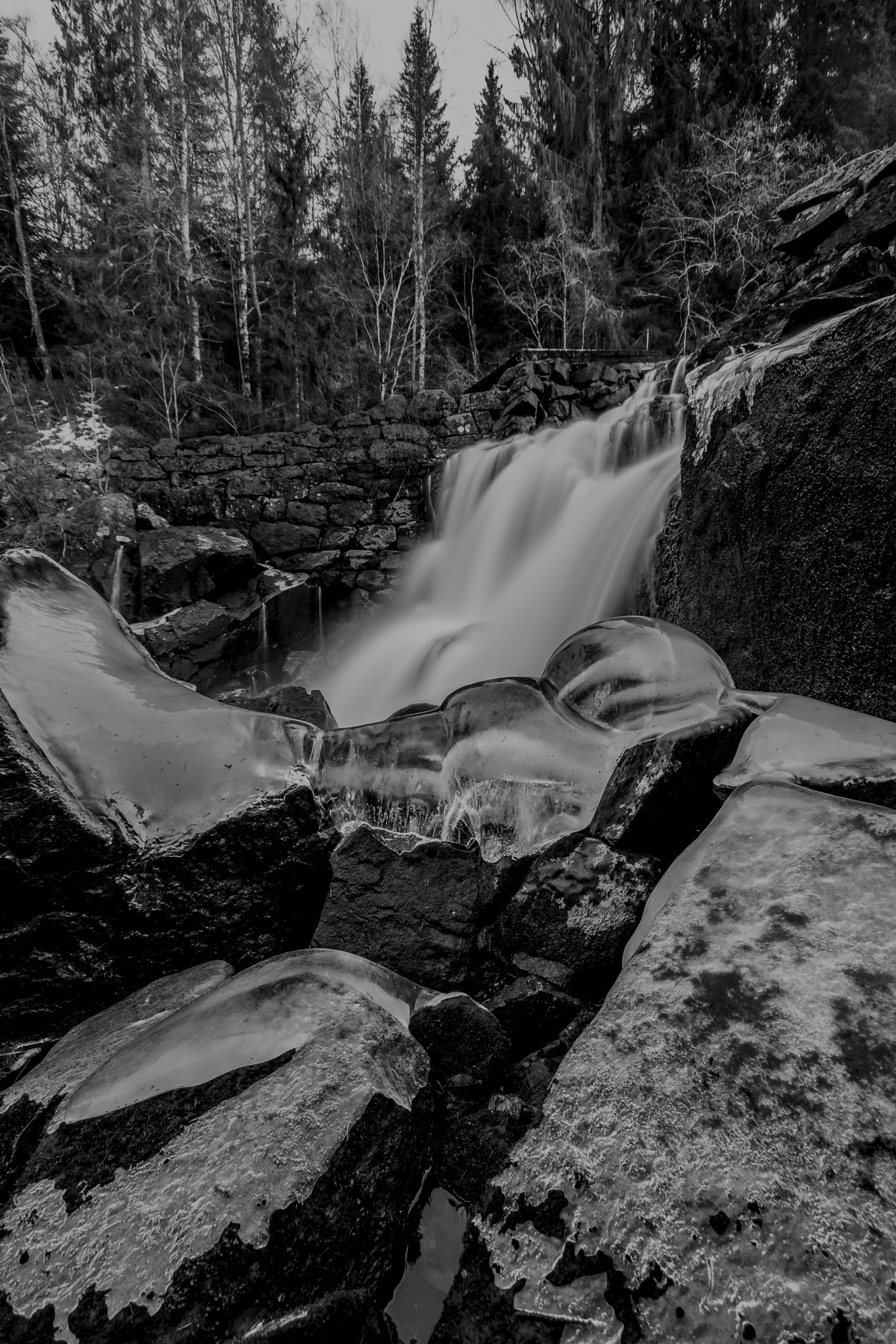 Canon EOS 80D + Sigma 10-20mm F4-5.6 EX DC HSM sample photo. Icy photography
