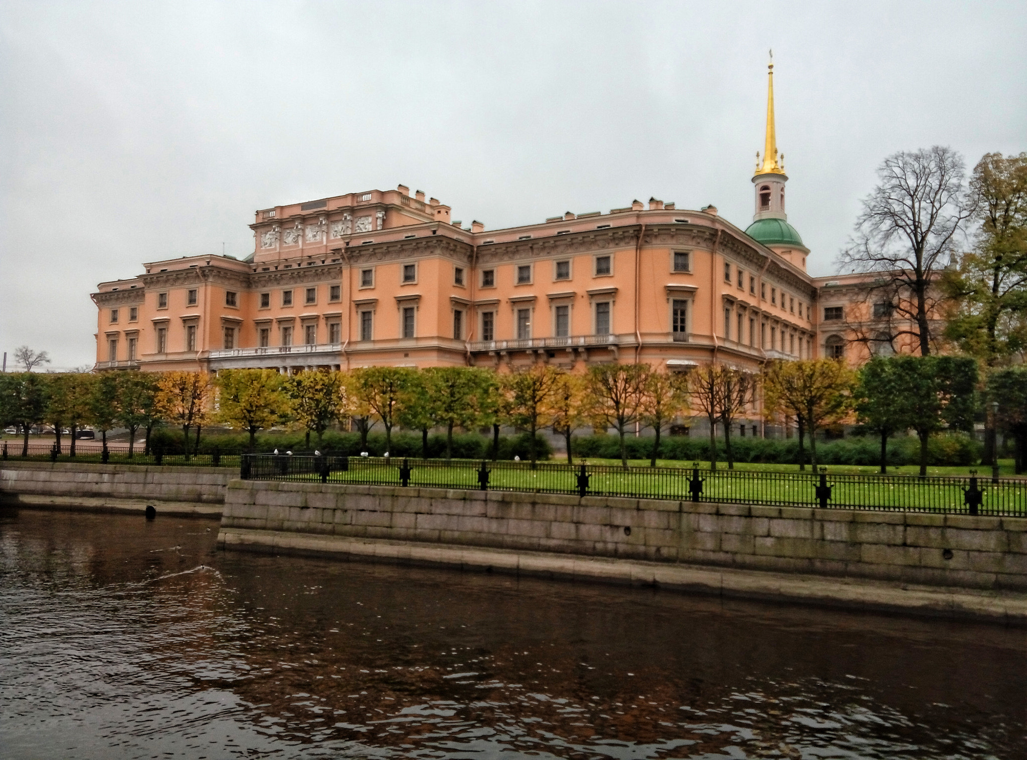 Meizu m2 sample photo. Mikhailovsky castle,st. petersburg photography