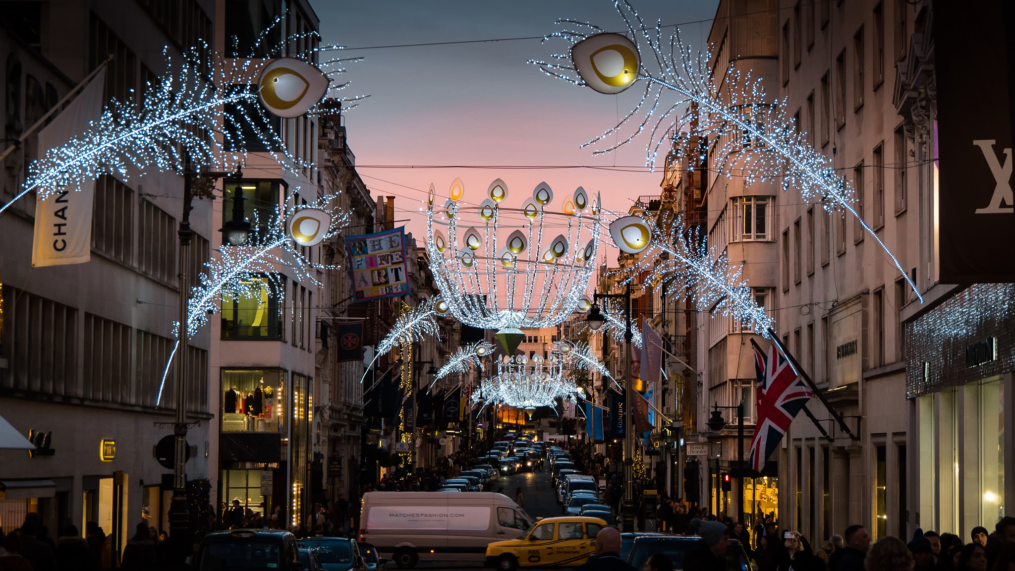 Panasonic Lumix DMC-GH4 sample photo. Bond street lights photography
