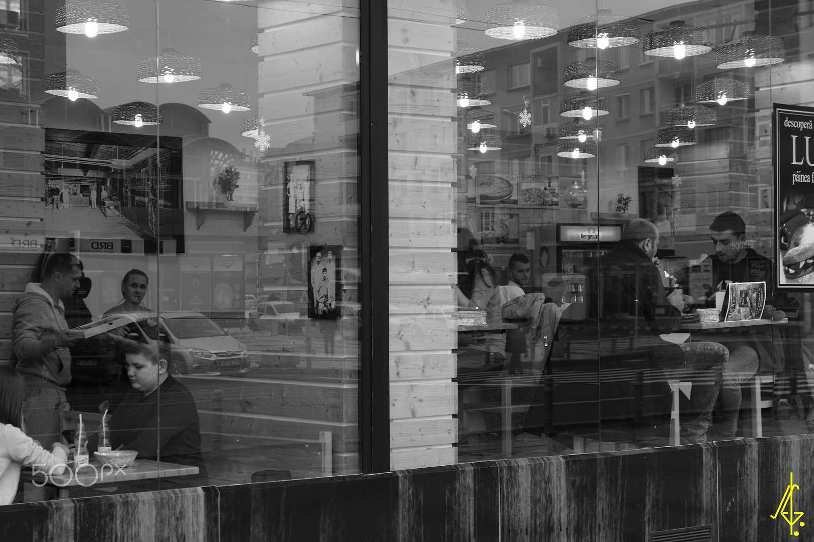 Sony E 18-55mm F3.5-5.6 OSS sample photo. Two windows, one world inside photography