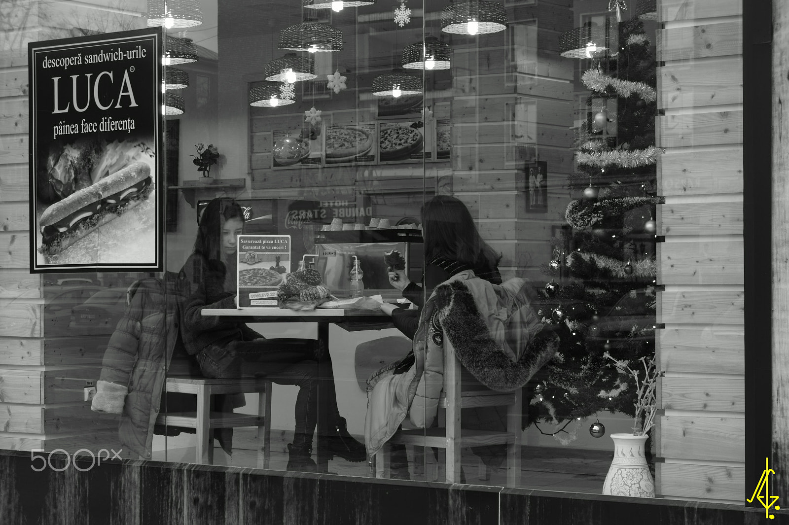 Sony E 18-55mm F3.5-5.6 OSS sample photo. City windows photography