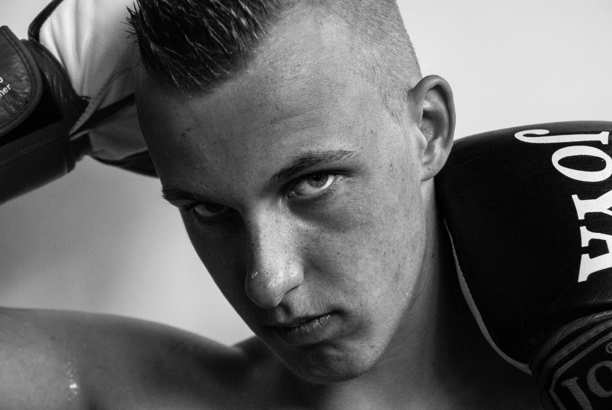 Nikon D3000 sample photo. Boxing photography