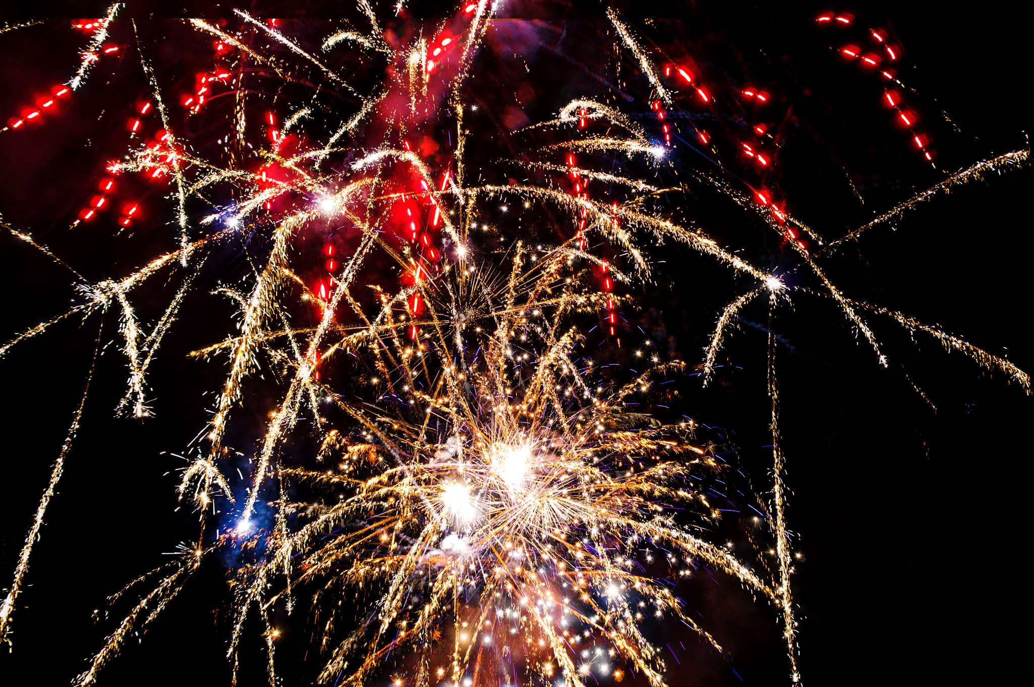Sigma 18-300mm F3.5-6.3 DC Macro HSM sample photo. Fireworks photography