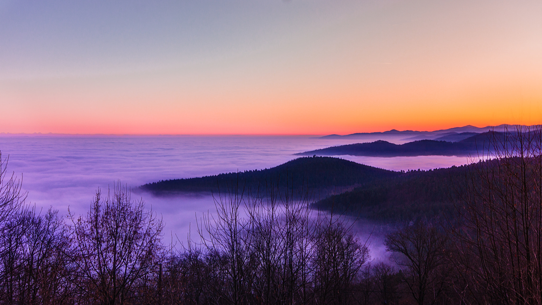 Canon EOS 550D (EOS Rebel T2i / EOS Kiss X4) sample photo. Sea of clouds photography