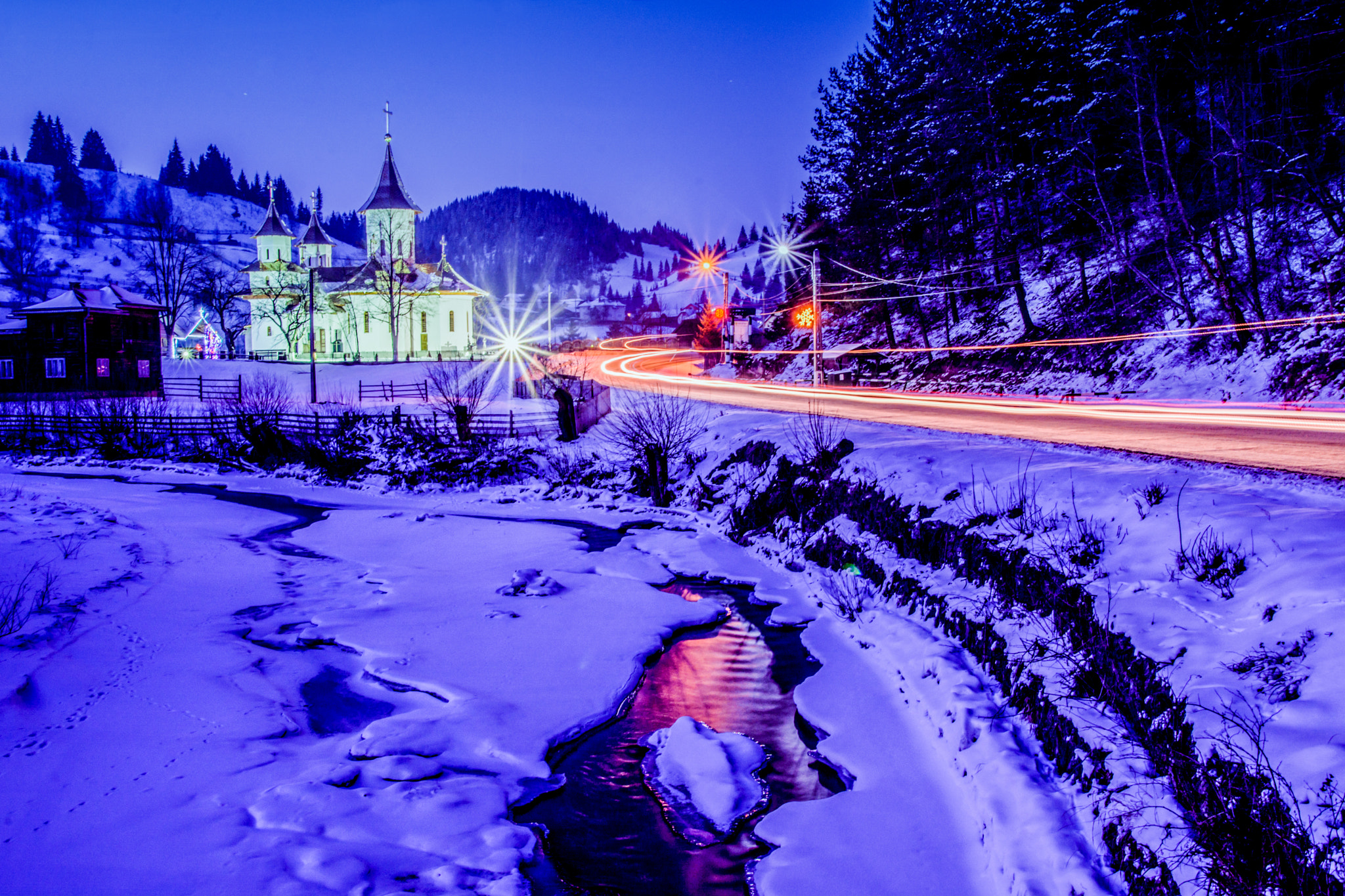 Sigma 18-200mm F3.5-6.3 DC OS HSM sample photo. Ortodox church cupolas in the night photography