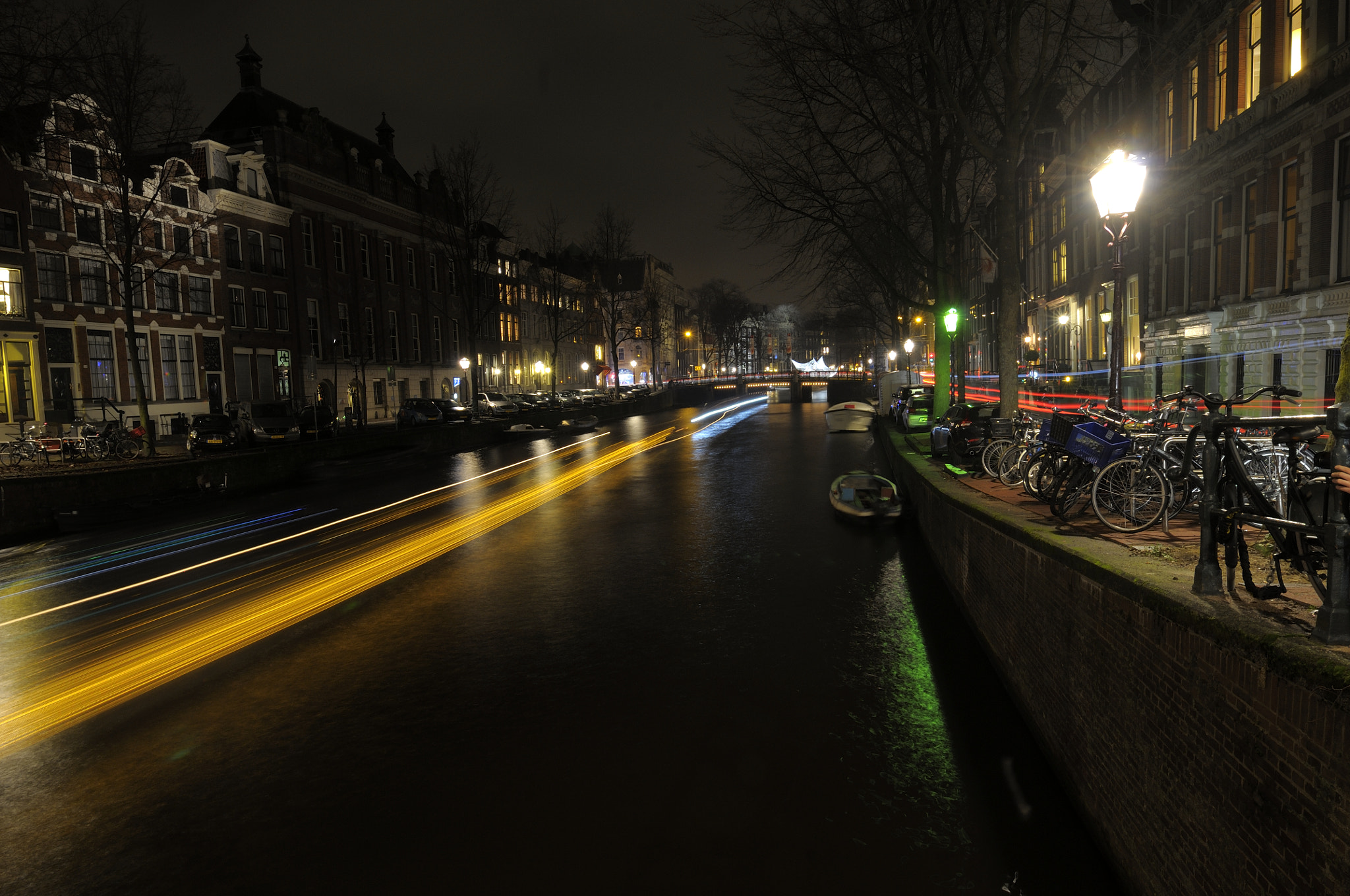 Nikon AF-S Nikkor 14-24mm F2.8G ED sample photo. Amsterdam by night photography