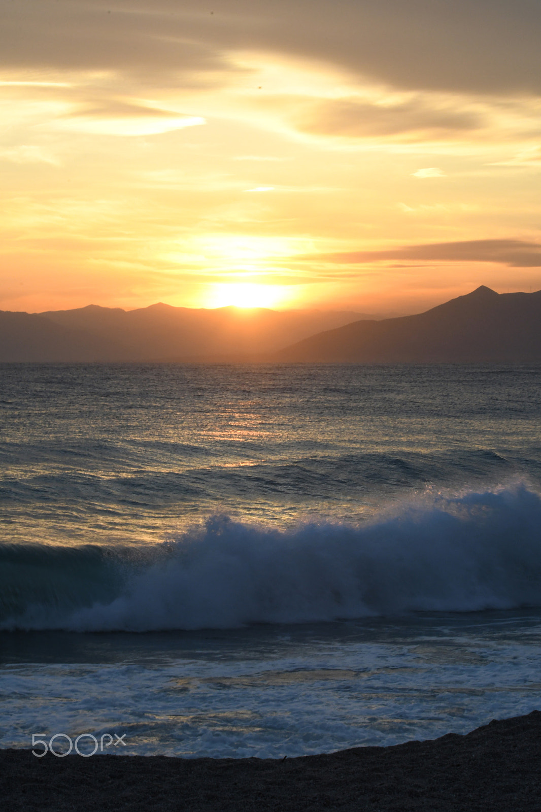 Nikon AF-S Nikkor 70-200mm F4G ED VR sample photo. Sunset in varigotti photography