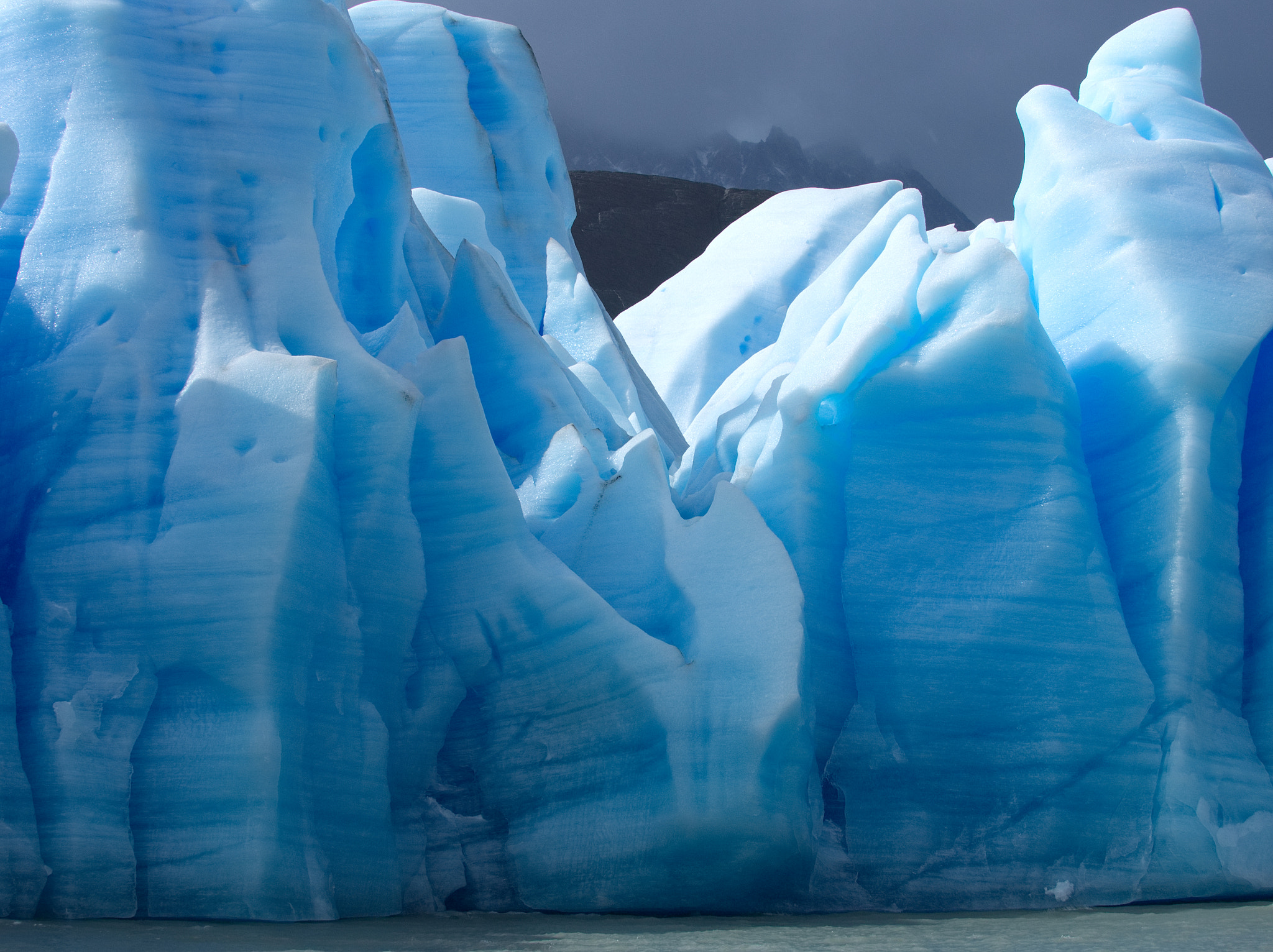 Olympus OM-D E-M1 + Olympus M.Zuiko Digital ED 40-150mm F2.8 Pro sample photo. Blue glacier ice photography