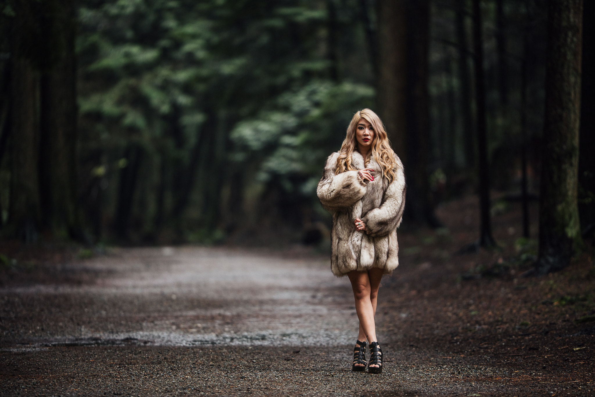 Canon EOS 5DS R + Canon EF 200mm F2L IS USM sample photo. Fur coat in the forest photography
