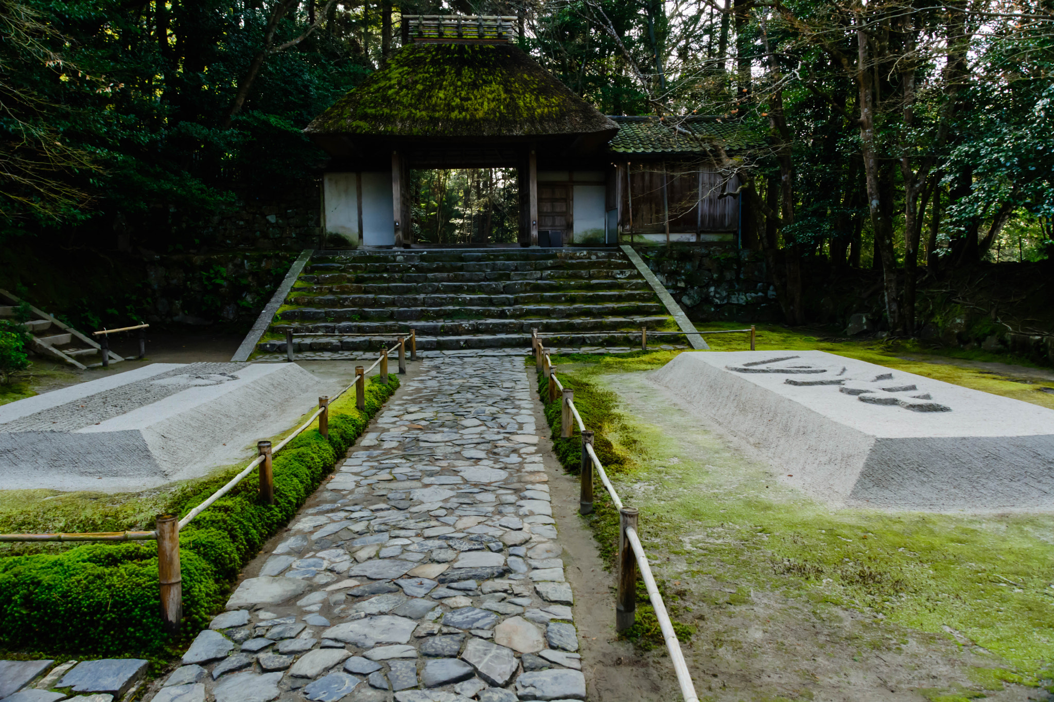 Sigma 18-200mm F3.5-6.3 II DC OS HSM sample photo. 法然院 photography