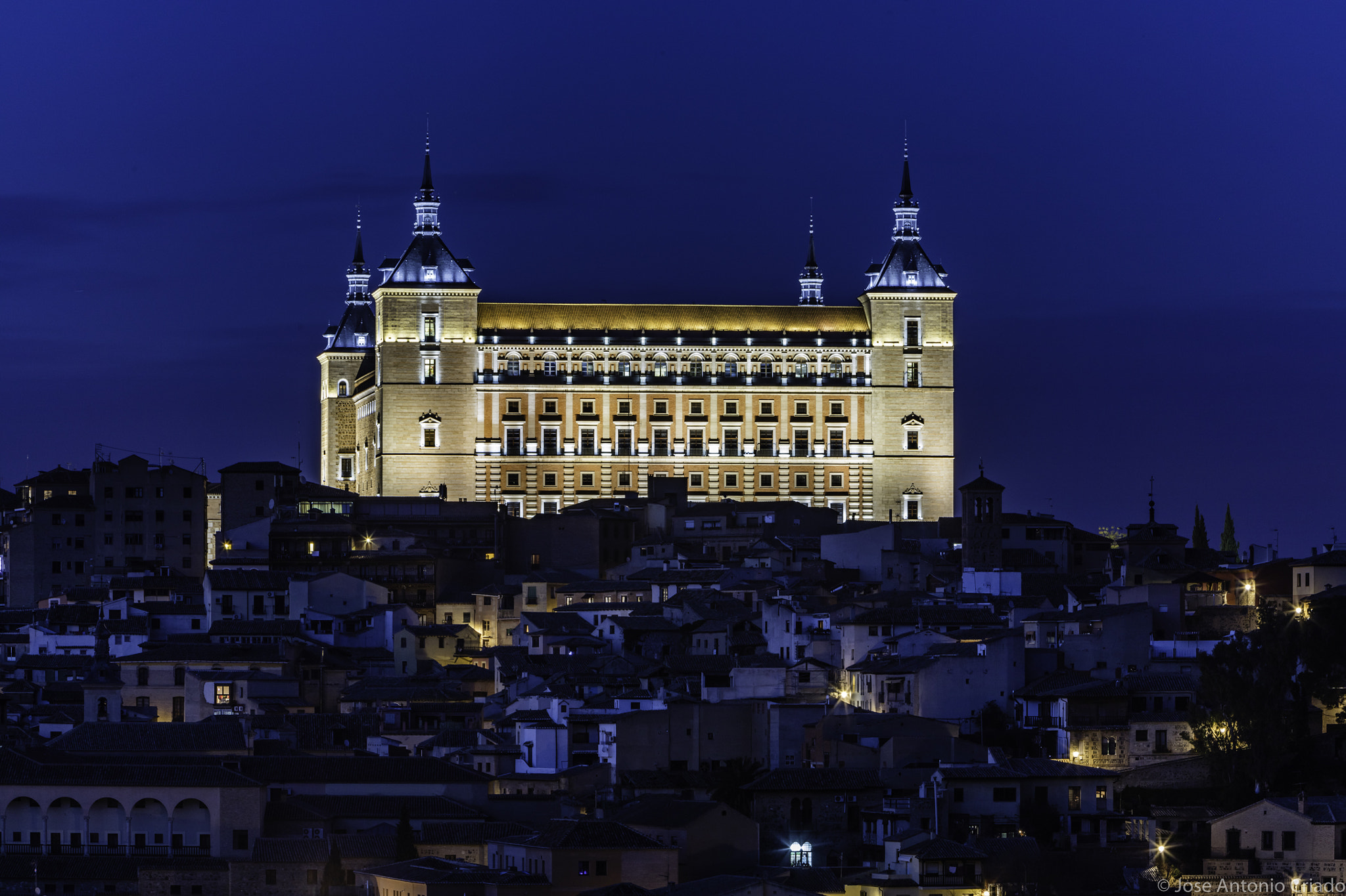 Canon EF 70-200mm F2.8L IS USM sample photo. Alcázar de toledo photography