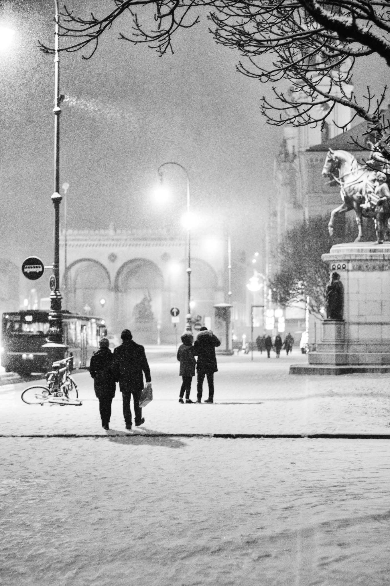 Pentax K-3 + Pentax smc FA 50mm F1.4 sample photo. At odeonsplatz | study photography