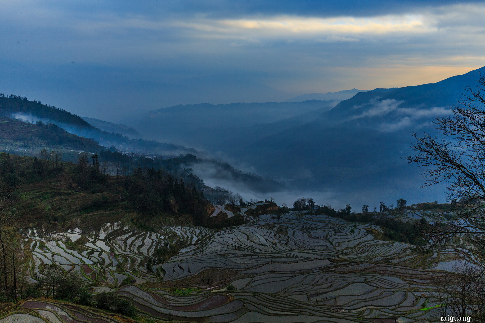 Canon EF 16-35mm F4L IS USM sample photo. Terrace china yuanyang photography