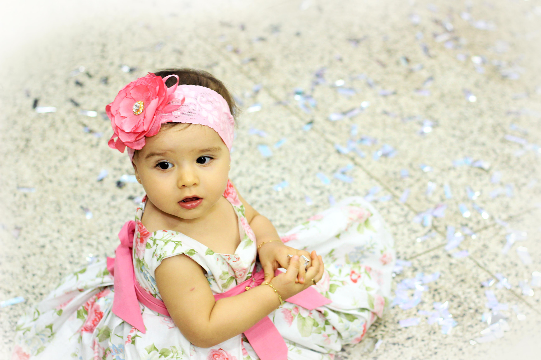 Canon EOS 600D (Rebel EOS T3i / EOS Kiss X5) + Canon EF 50mm F1.8 II sample photo. 1st birthday photography