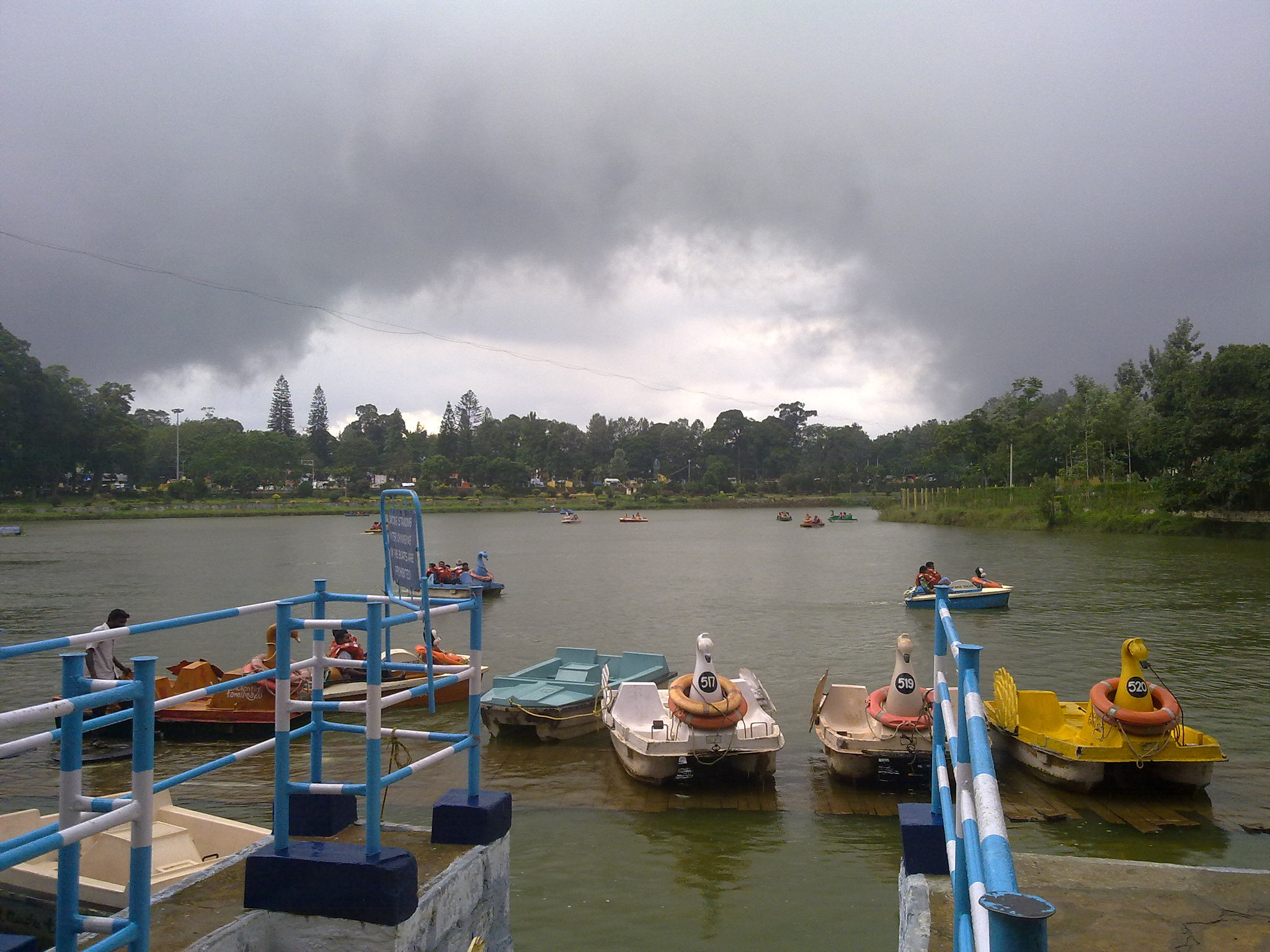 Nokia N79 sample photo. Duck boat photography