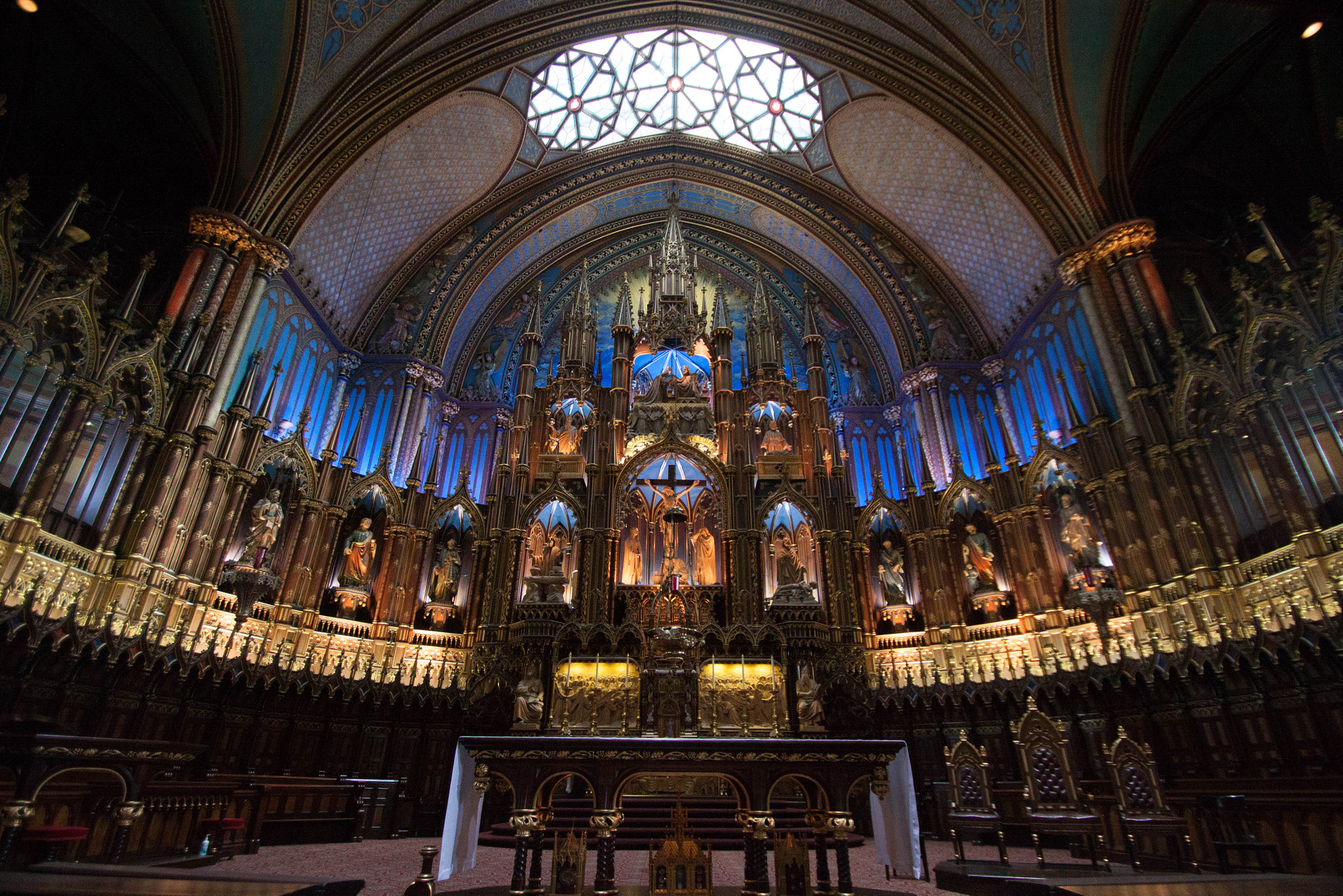 Sigma 10-20mm F3.5 EX DC HSM sample photo. Canada basilique notre dame vieux montreal photography