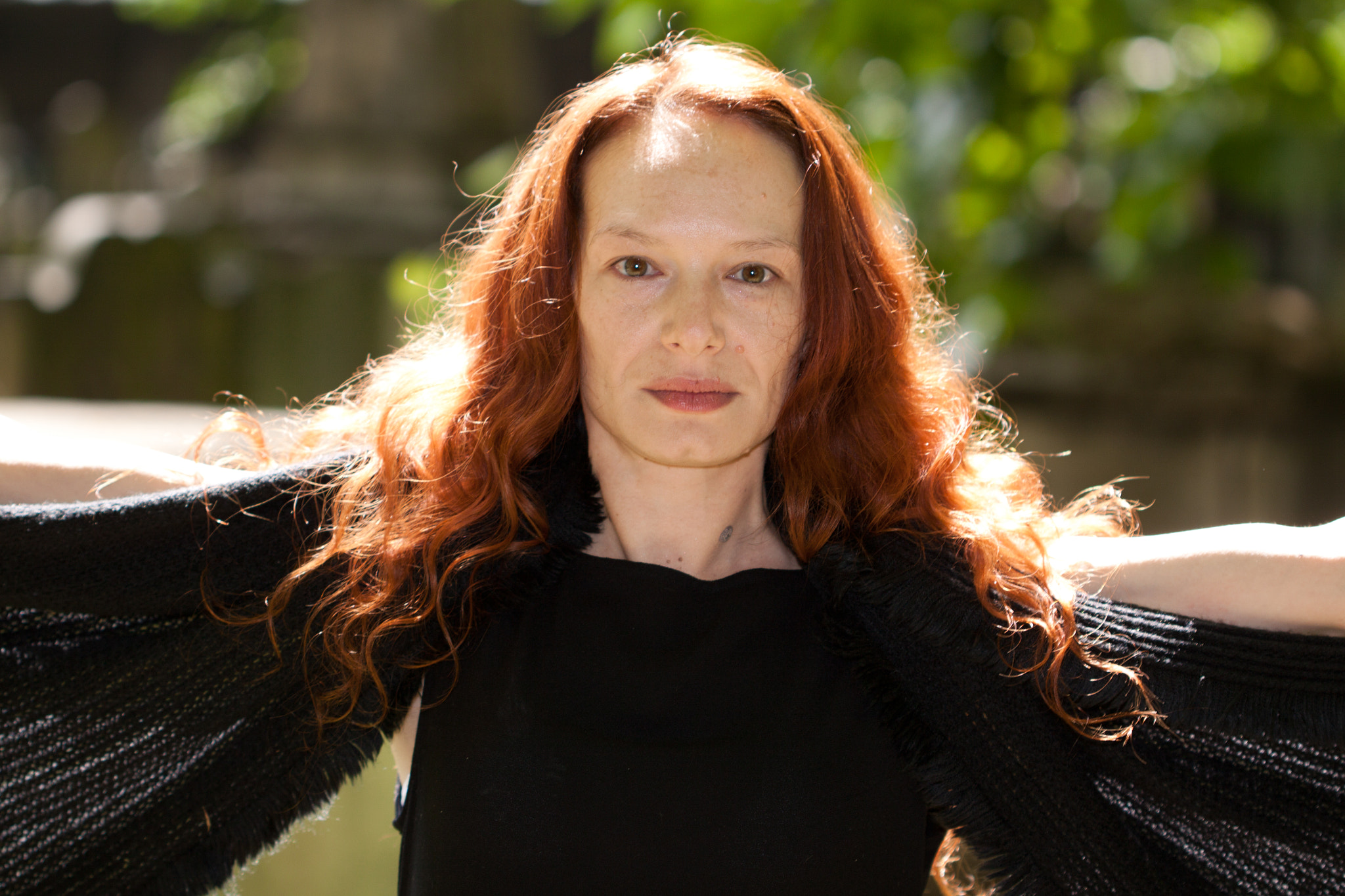Canon EF 100mm F2.8 Macro USM sample photo. Helen road, actor, bunhill field, london photography