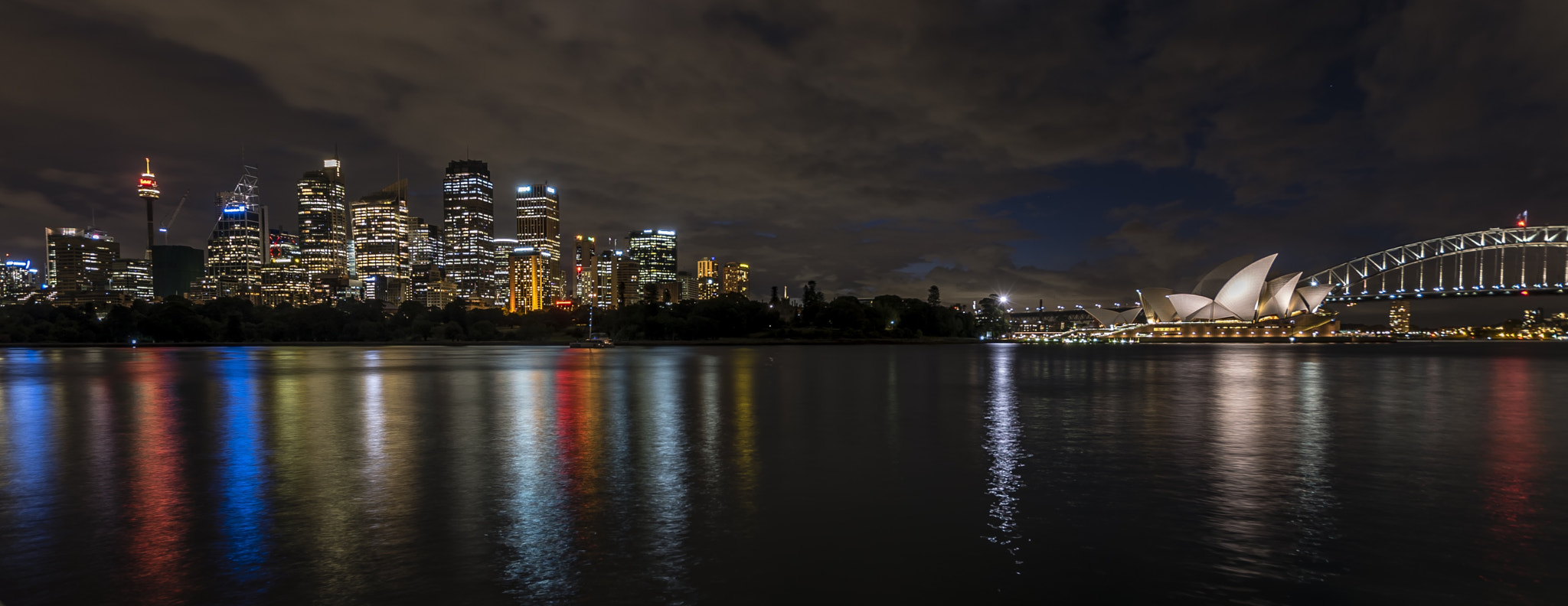 Nikon D810 + Sigma 10-20mm F3.5 EX DC HSM sample photo. Wide angle of the opera house and coty photography