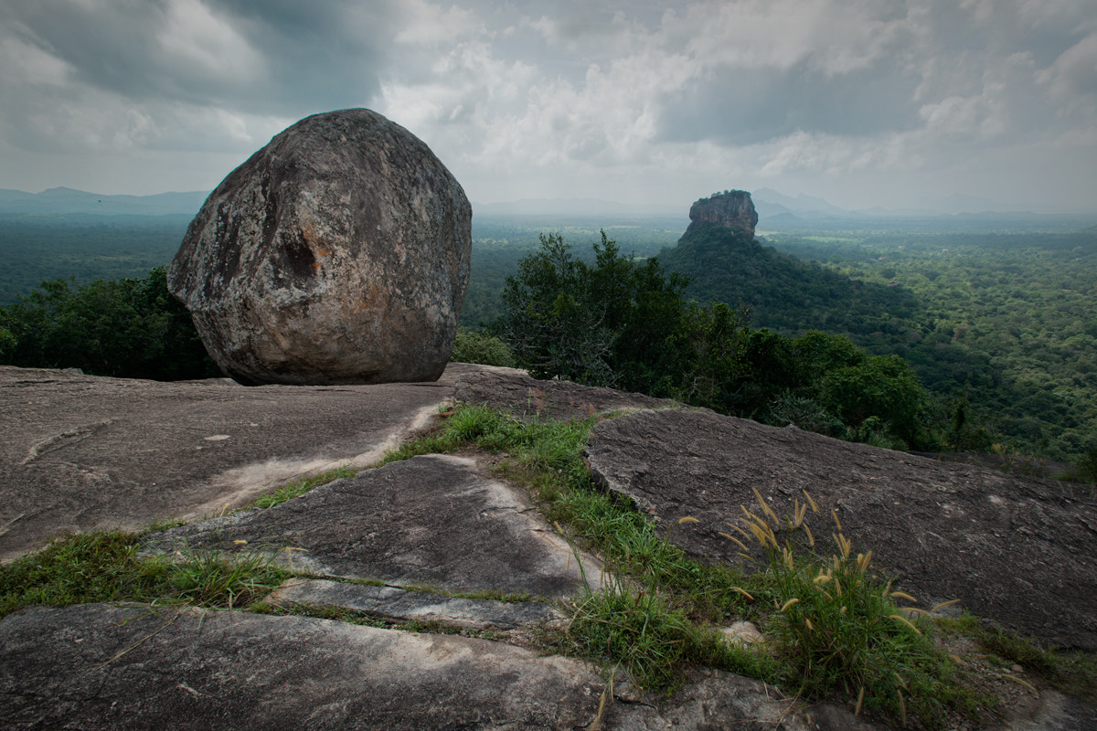 Nikon AF-S Nikkor 17-35mm F2.8D ED-IF sample photo. Sigiriya rock photography