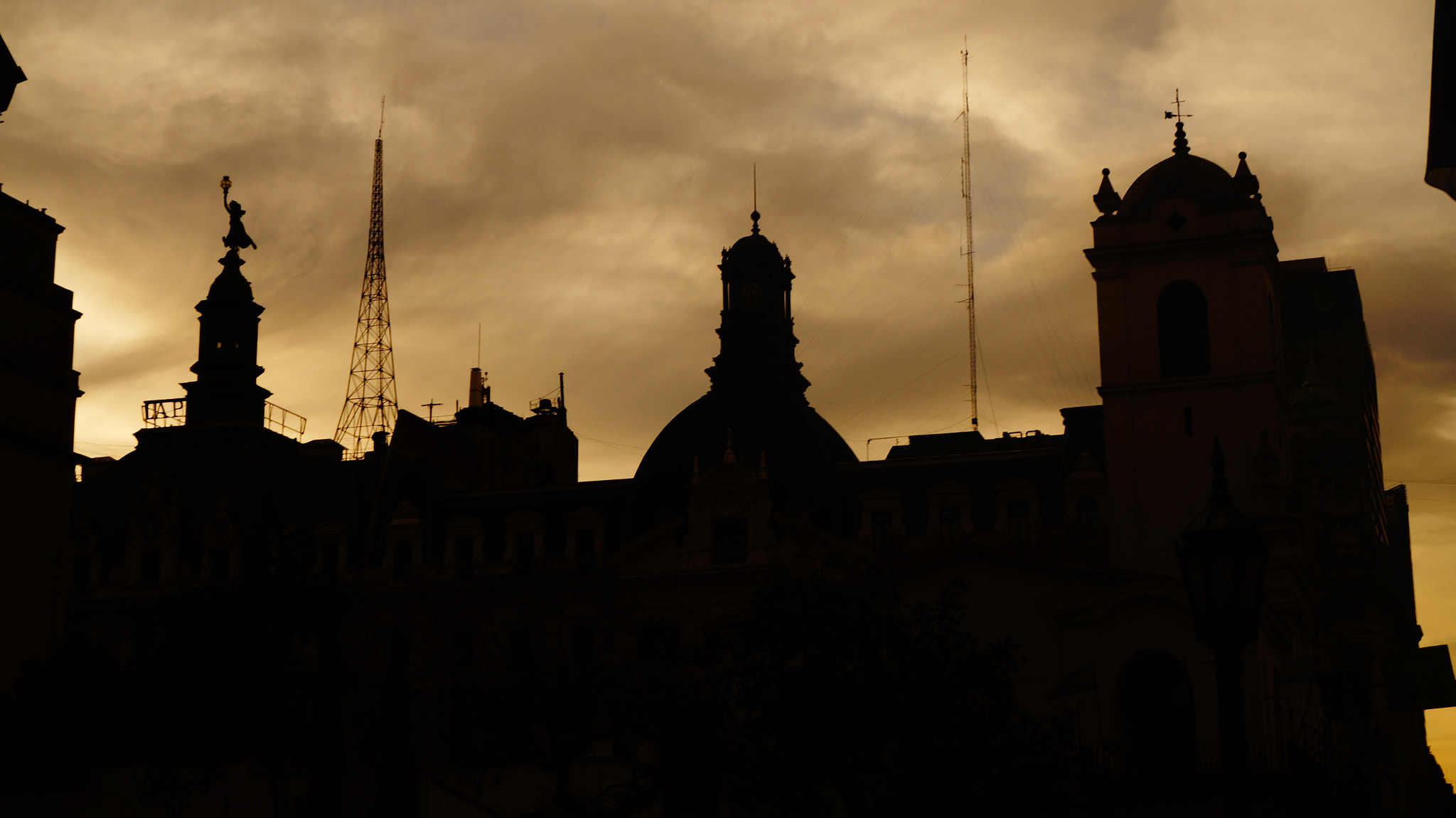 Sony E 18-55mm F3.5-5.6 OSS sample photo. Basílica de buenos aires photography