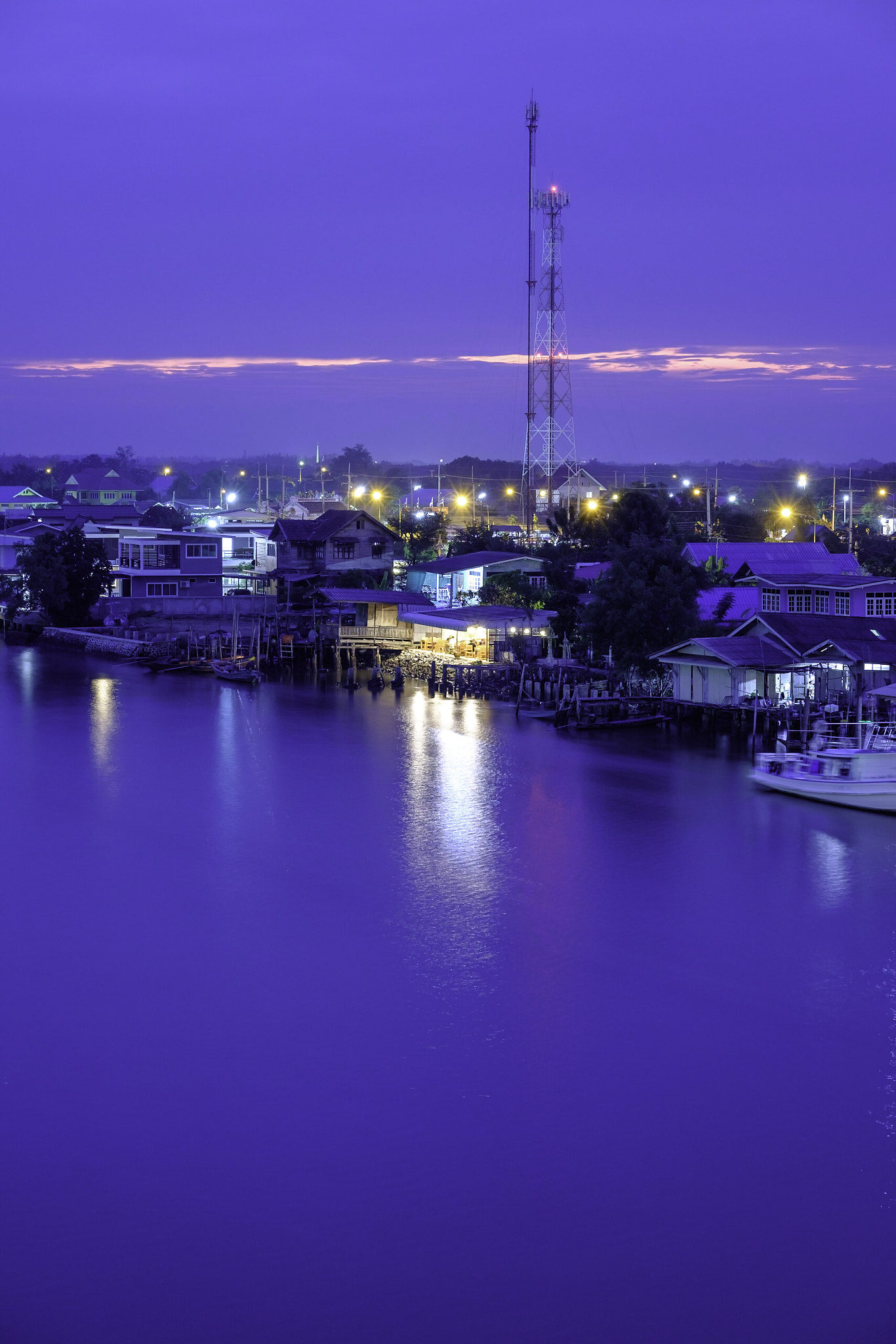 Fujifilm X-T10 + Fujifilm XF 50-140mm F2.8 R LM OIS WR sample photo. Sun set at bangtapoon photography