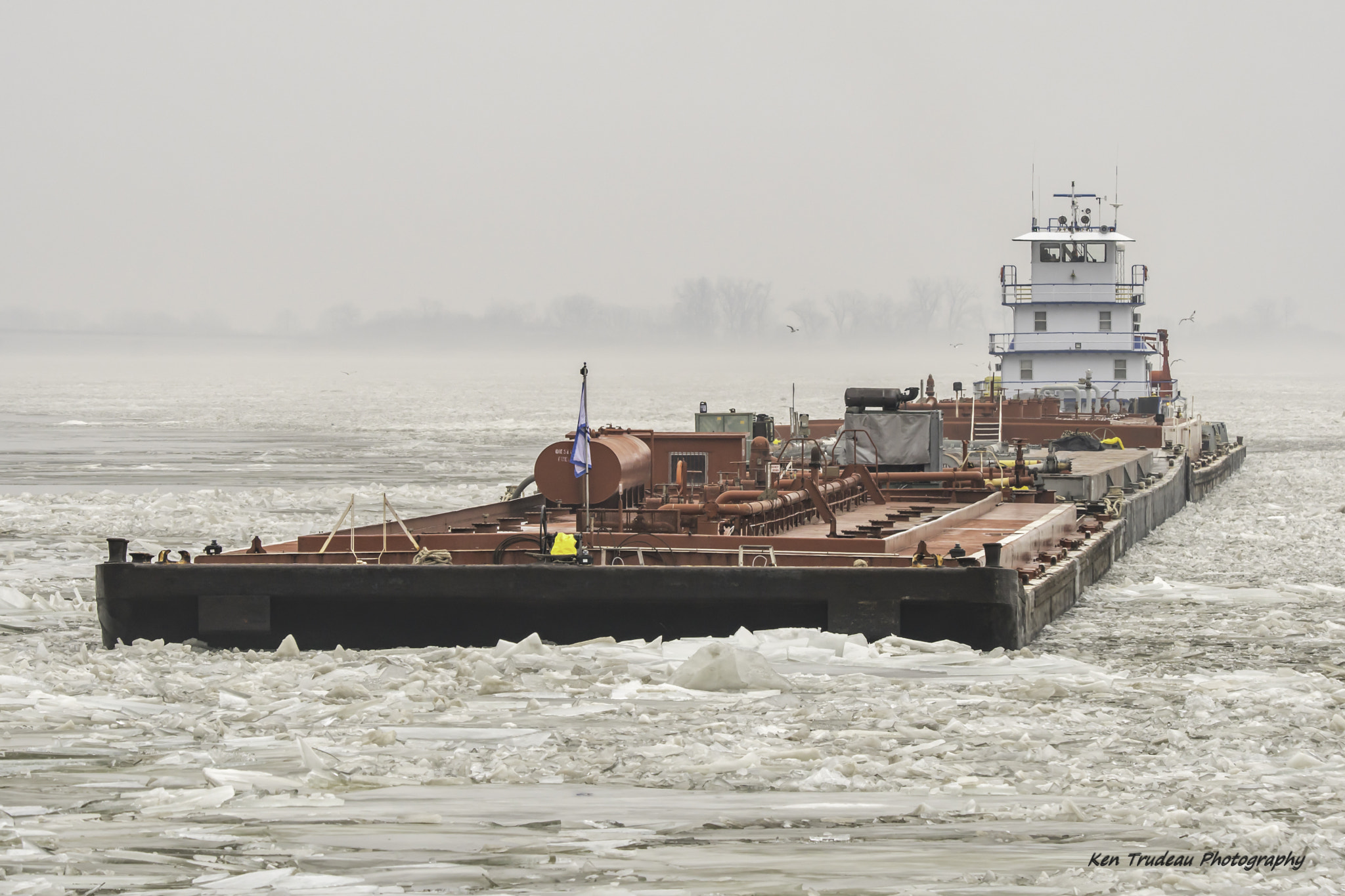 Sony a6500 + Tamron SP 150-600mm F5-6.3 Di VC USD sample photo. Winter work on the mississippi photography