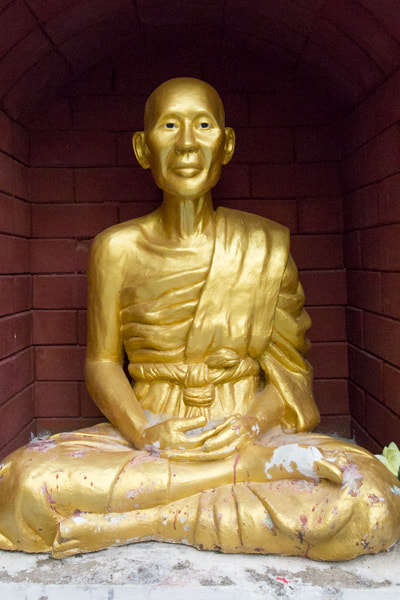 Sigma 8-16mm F4.5-5.6 DC HSM sample photo. Buddha in manee praison temple photography
